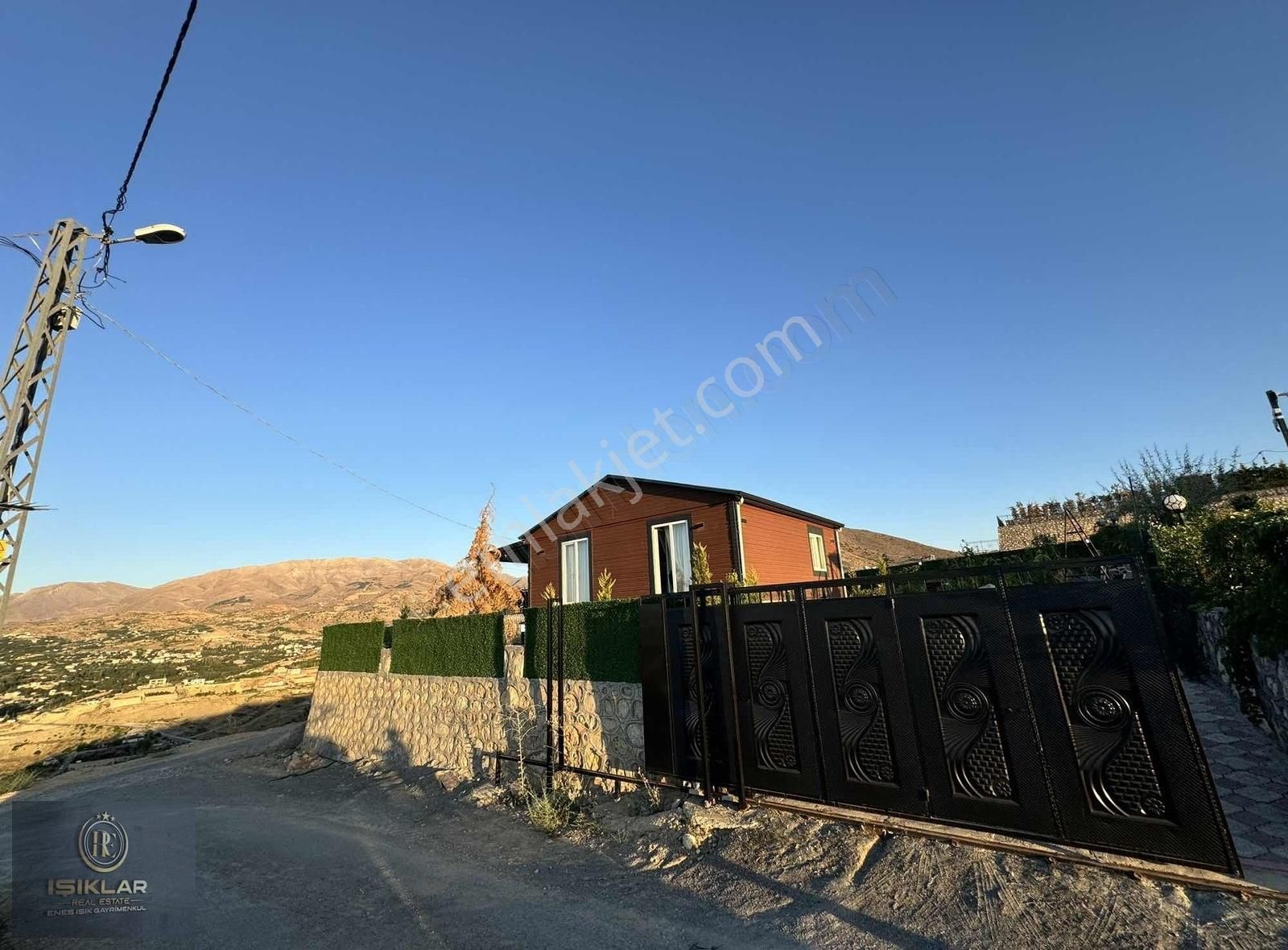 Yeşilyurt Mullakasım Satılık Villa İmarlı Enes Işık 'tan Hakim Tepe Full Manzaralı İmarlı Arsa + Çelik Ev