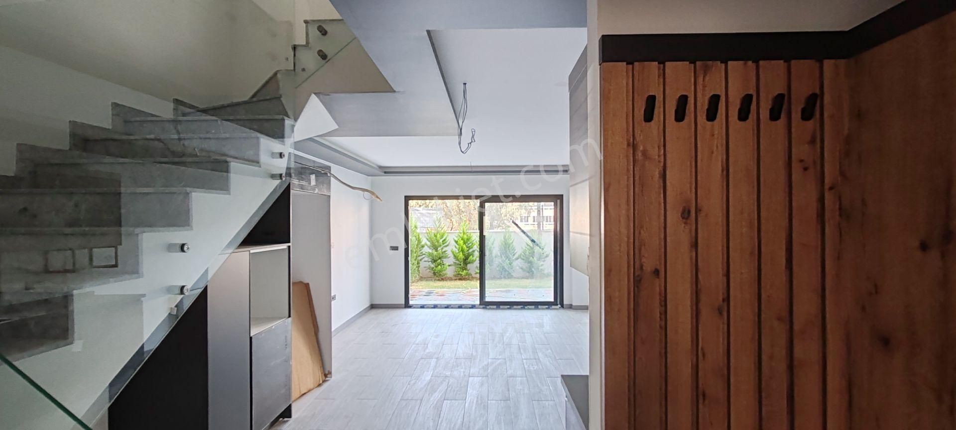 Kuşadası Ege Mah Sıfır Ters Dubleks Daire - Görsel 11