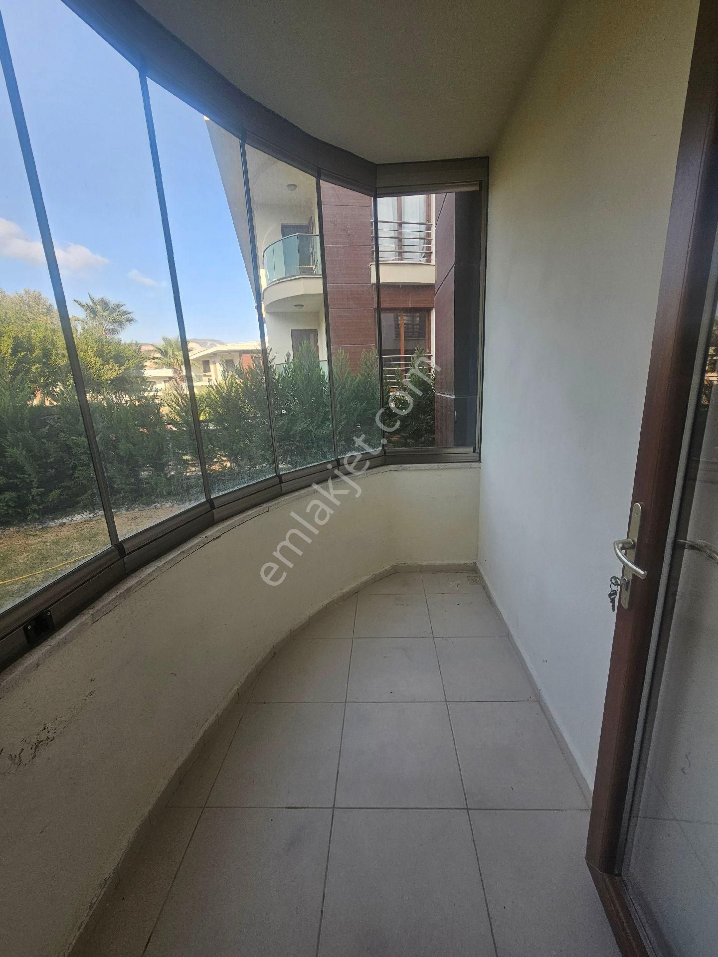 Soke Emlak Ofisinden Yenikentte Havuzlu Sıtede Bahçelı Daıre - Görsel 15