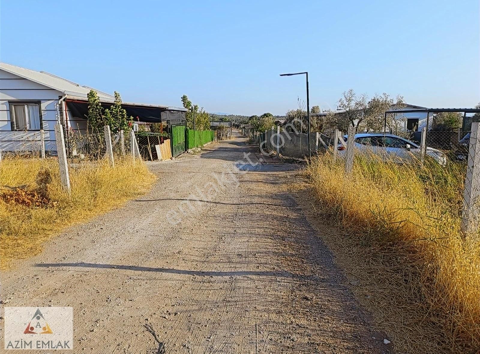 Buca Karacaağaç Satılık Bina meşelik yolunda satılık müstakil bahçe