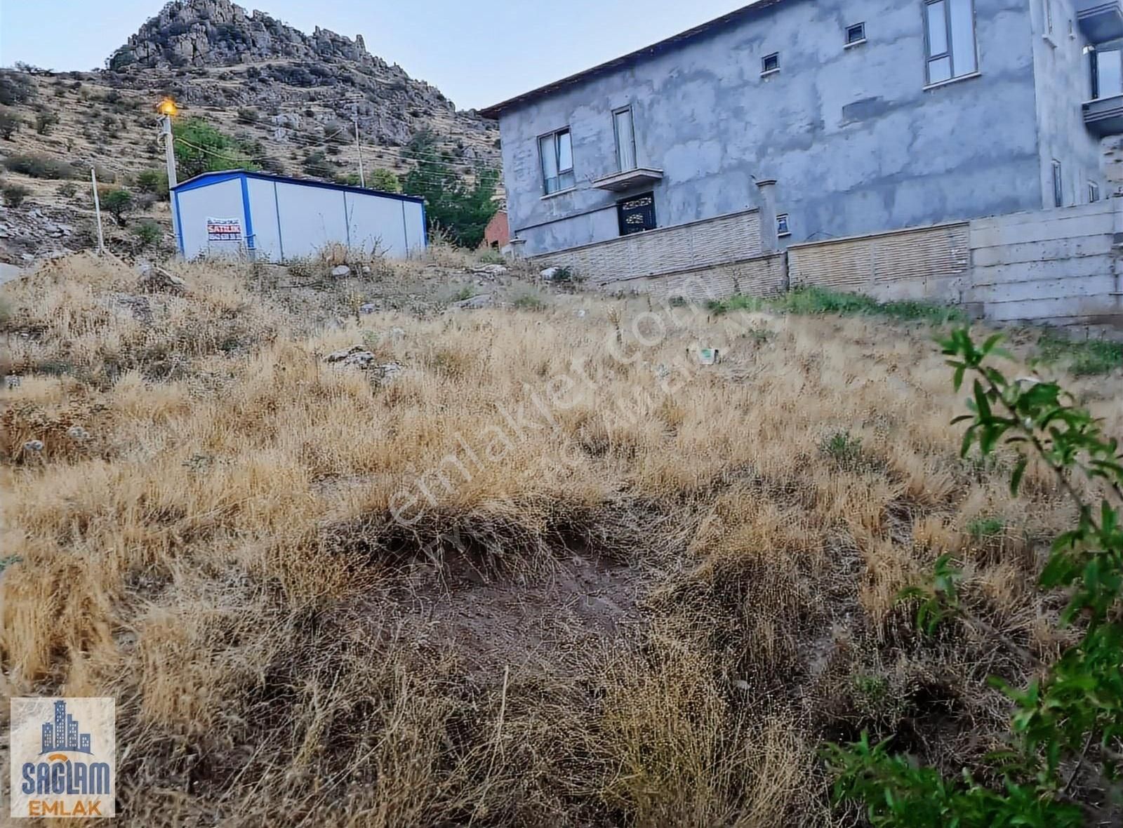 Afyonkarahisar Merkez Hasan Karaağaç Satılık Tarla SAĞLAM EMLAKTAN ÇARŞI MERKEZİNDE SATILIK ARSA