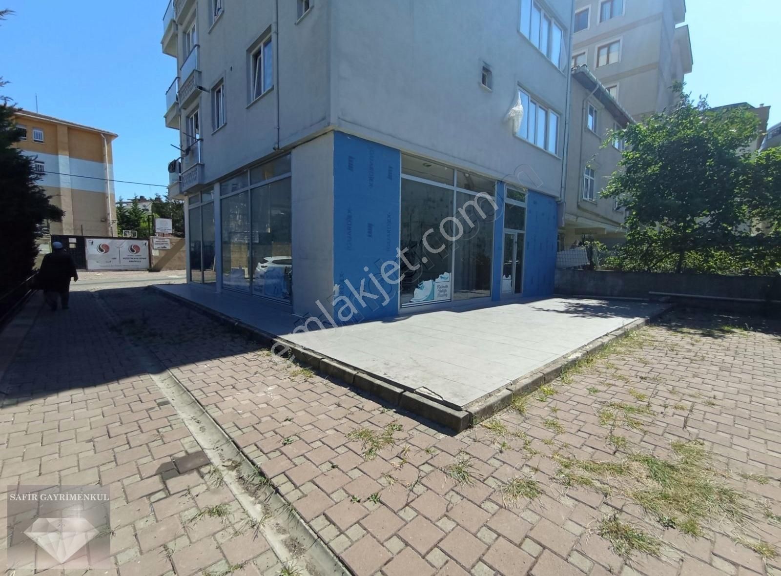 Çekmeköy Cumhuriyet Kiralık Dükkan & Mağaza SAFİR GAYRİMENKUL 180 M2 2 KATLI KİRALIK DÜKKAN