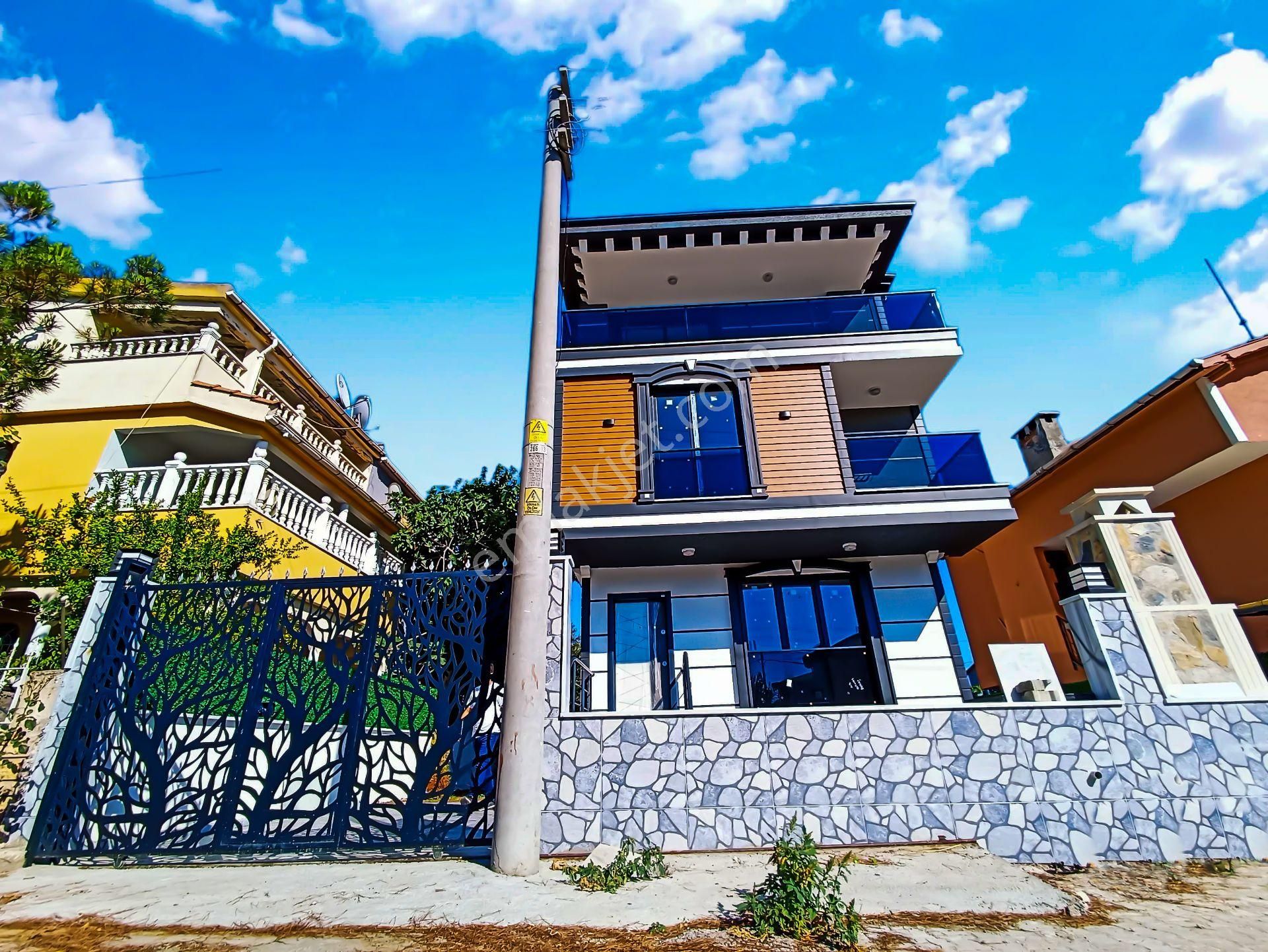 ╭╯hâl Group╰╮parka Cephe Deniz Manzaralı Merkez Konum Villa - Görsel 2