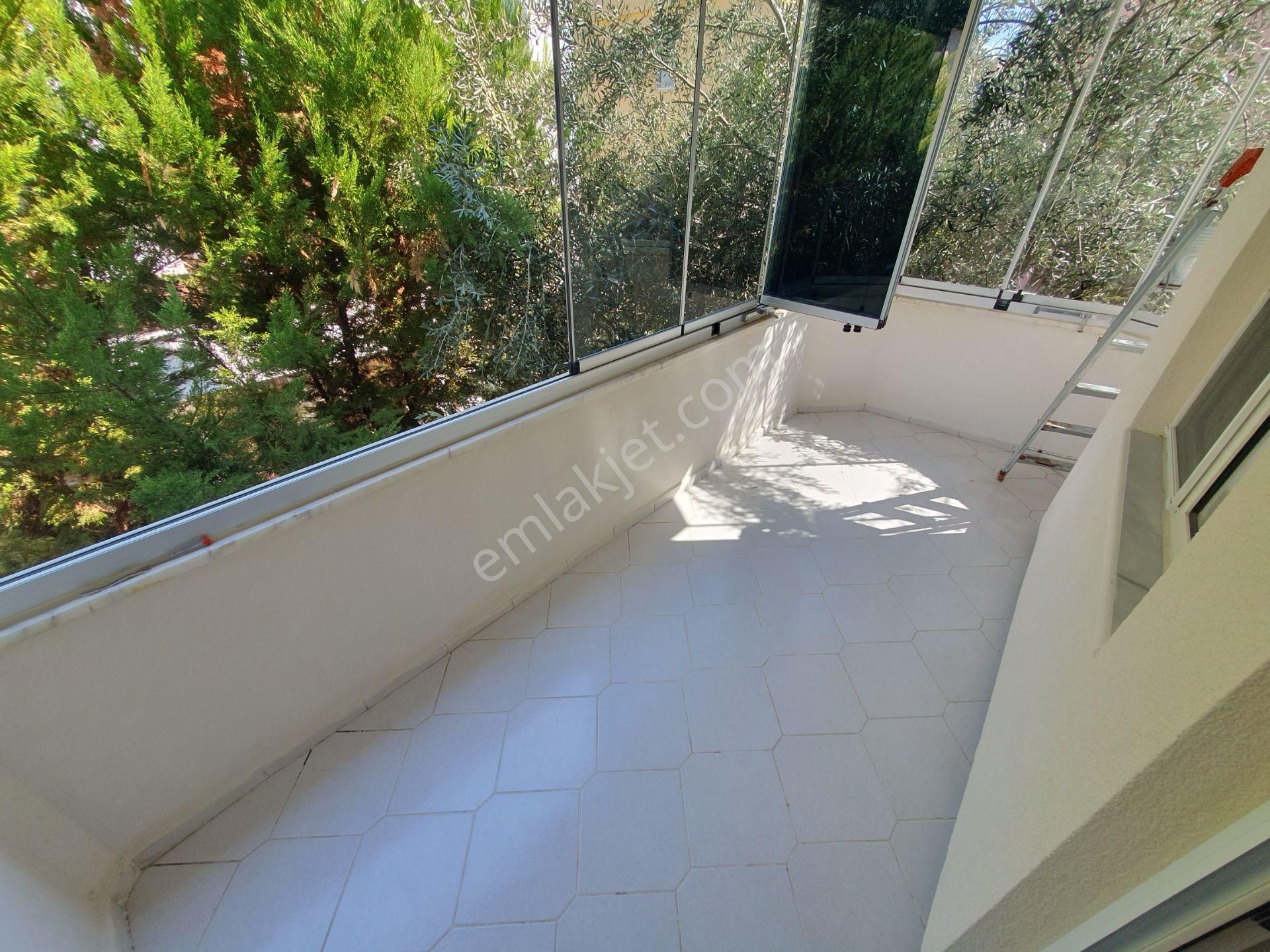 Altınoluk İlkbahar'dan 300m2 Arsa İçinde Tam Bağımsız Merkeze Denize Yakın 6+1 Triplex Villa - Görsel 26