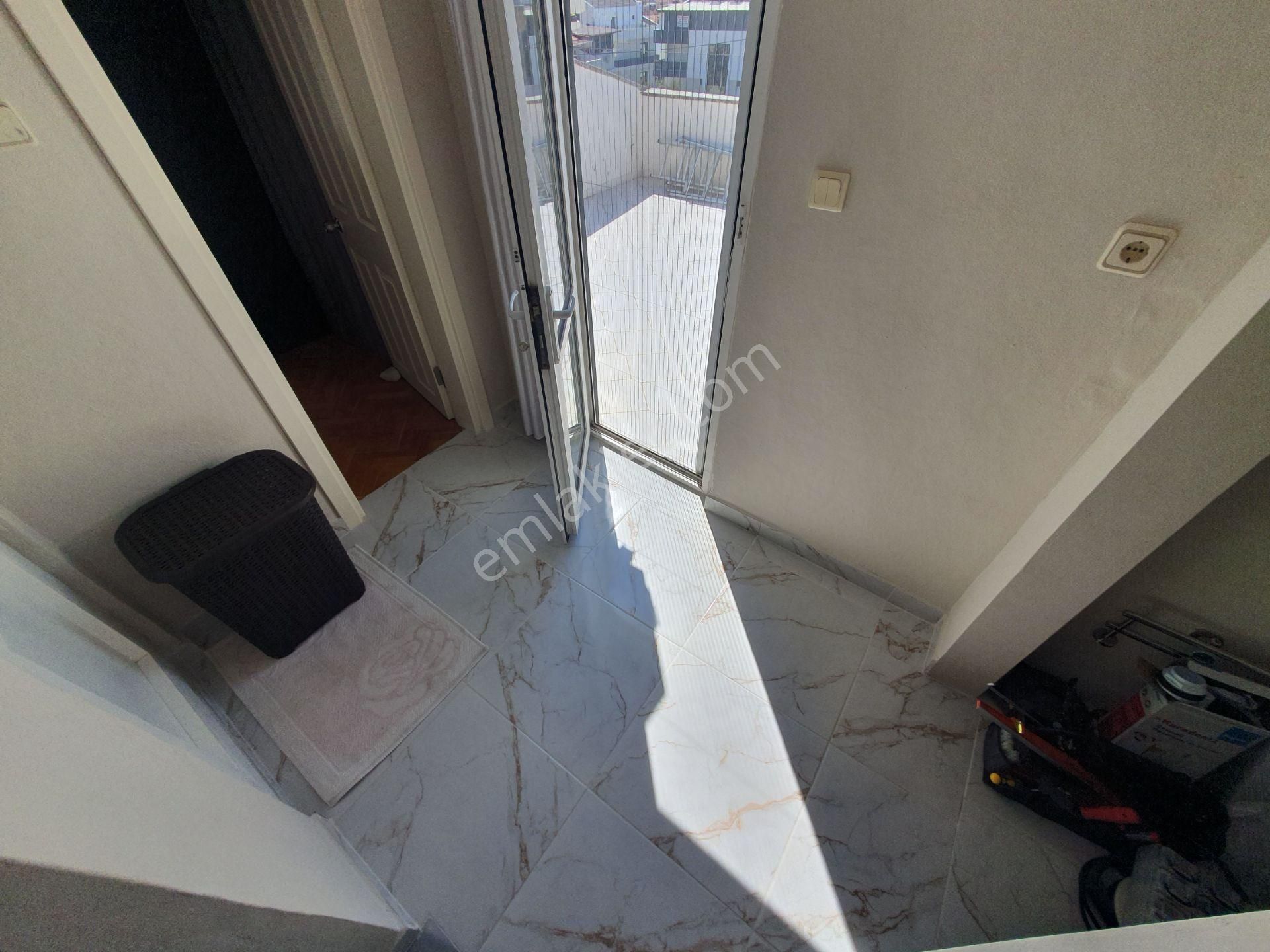 Altınoluk İlkbahar'dan 300m2 Arsa İçinde Tam Bağımsız Merkeze Denize Yakın 6+1 Triplex Villa - Görsel 35