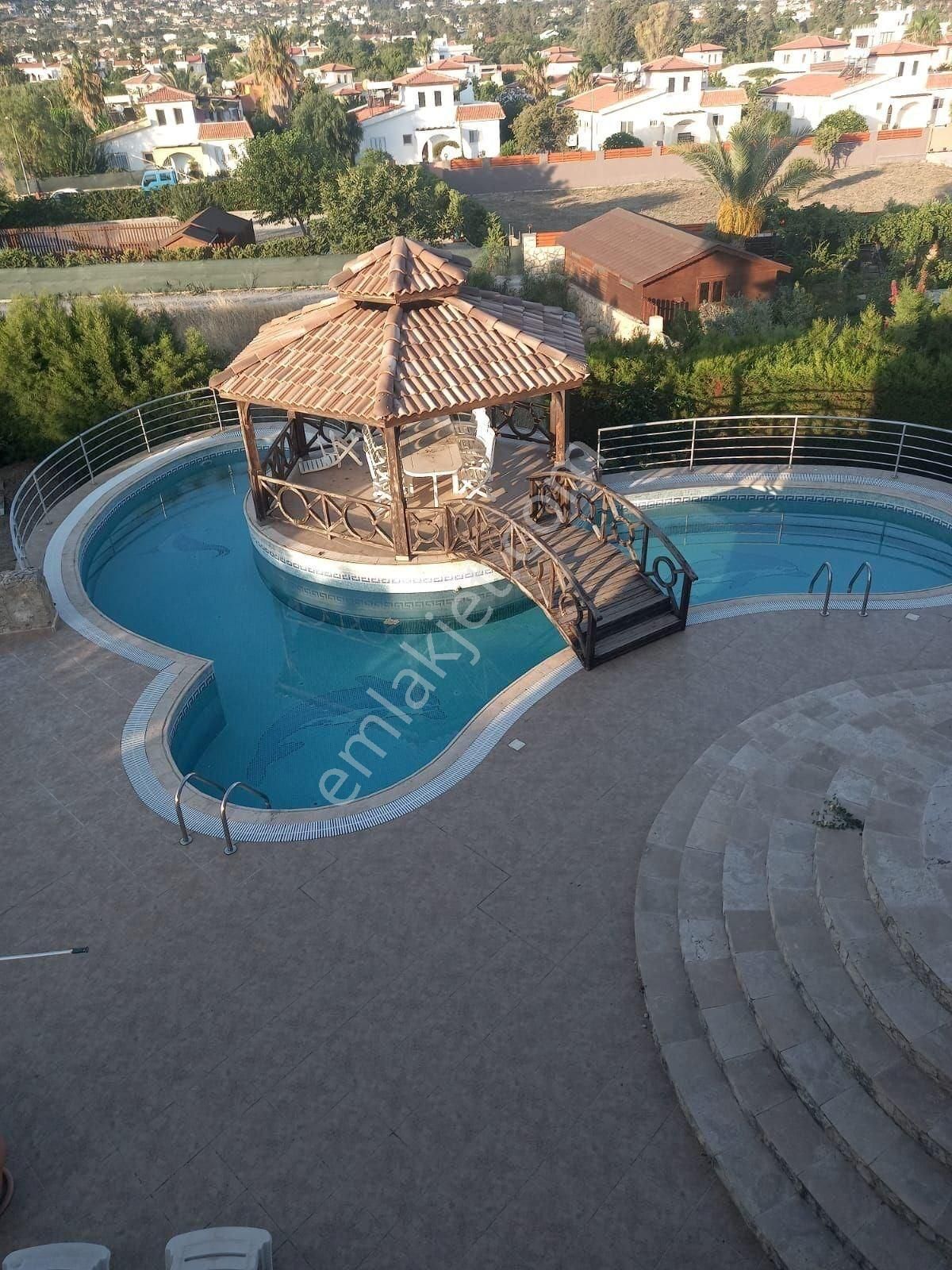 Girne Karşıya Da 4+1 Eşyalı Satılık Villa - Görsel 2