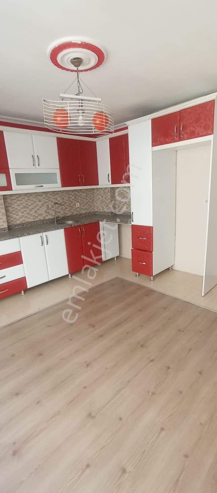 Esenyurt Atatürk Kiralık Daire KIRAÇ ATATÜRK MAHALLESİ'NDE DEVASA DAİRE 