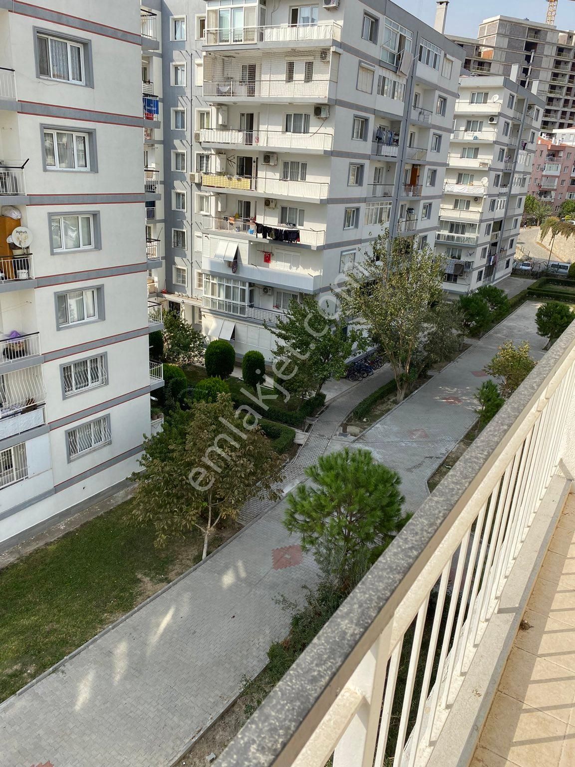 Menemen 30 Ağustos Satılık Daire CENGİZLER SİTESİNDE SATILIK 3+1 daire