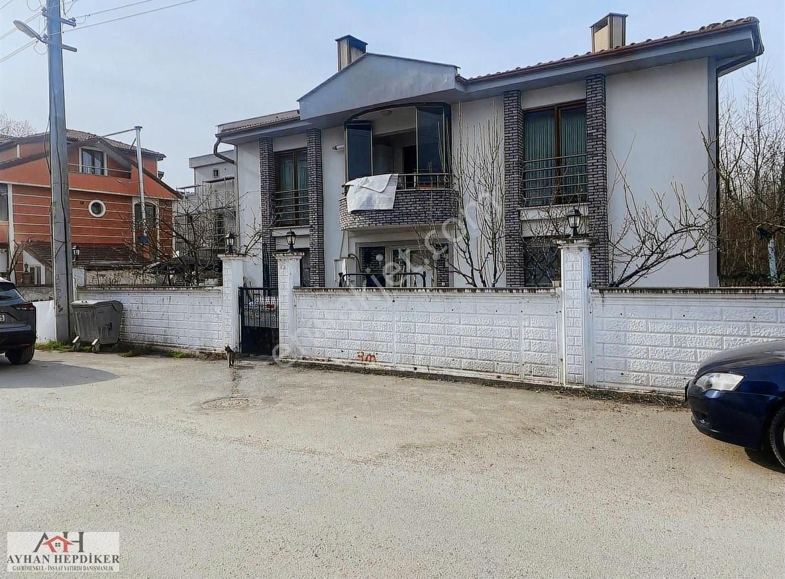 Serdivan Yazlık Satılık Müstakil Ev SERDİVAN YAZLIKTA 240m2 BAHÇE İÇİNDE MÜSTAKİL DUBLEX DAİRE