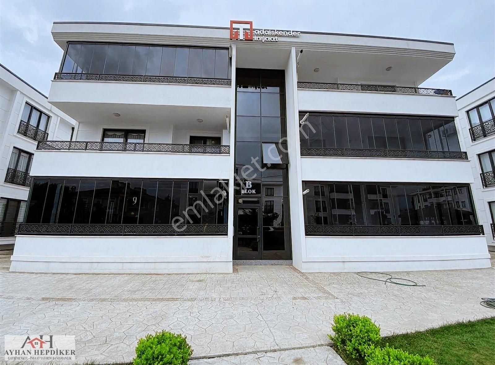 Serdivan Arabacıalanı Satılık Daire Serdivan Arabacı Alanı Da 190 M2 3+1 Kapalı Otopark Avm Yanı