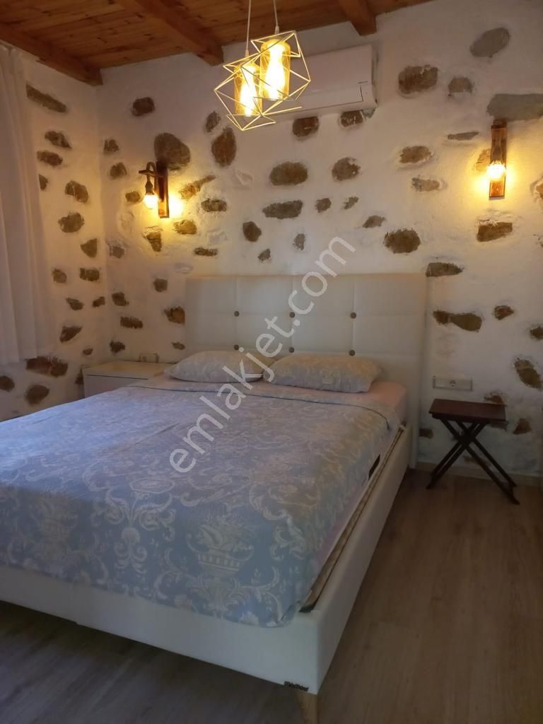 Datça Cumalı Kiralık Daire Eşyalı Bahçeli Müstakil Taş Ev