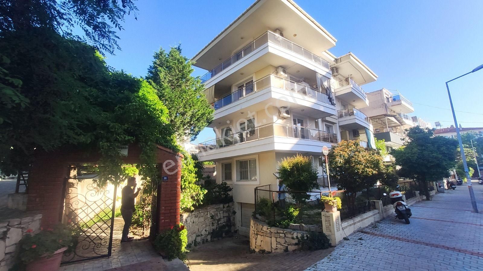 Kuşadası Cumhuriyet Satılık Daire KUŞADASI ÇARŞI MERKEZDE 2+1 DAİRE 