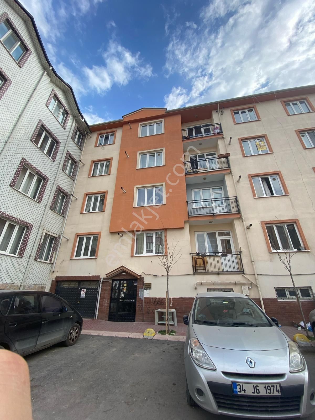 Tepebaşı Yenibağlar Satılık Daire BAĞLAR MAHALLESİ GENİŞ BALKONLU 1+1 SATILIK DAİRE