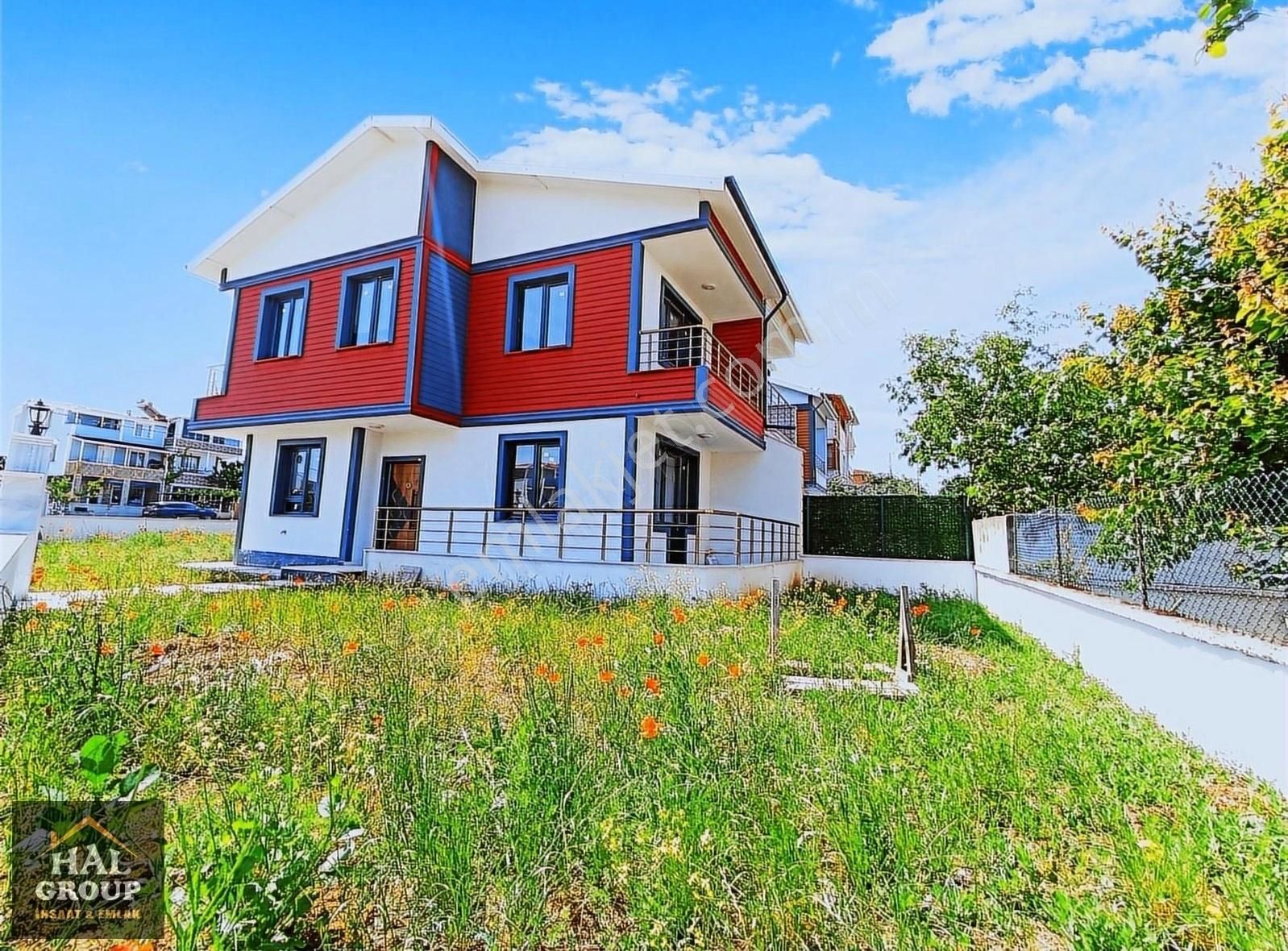 Marmaraereğlisi Yeniçiftlik Satılık Villa ╭╯HÂL GROUP╰╮Merkezi Konumda Geniş Bahçeye Sahip Süper Villa