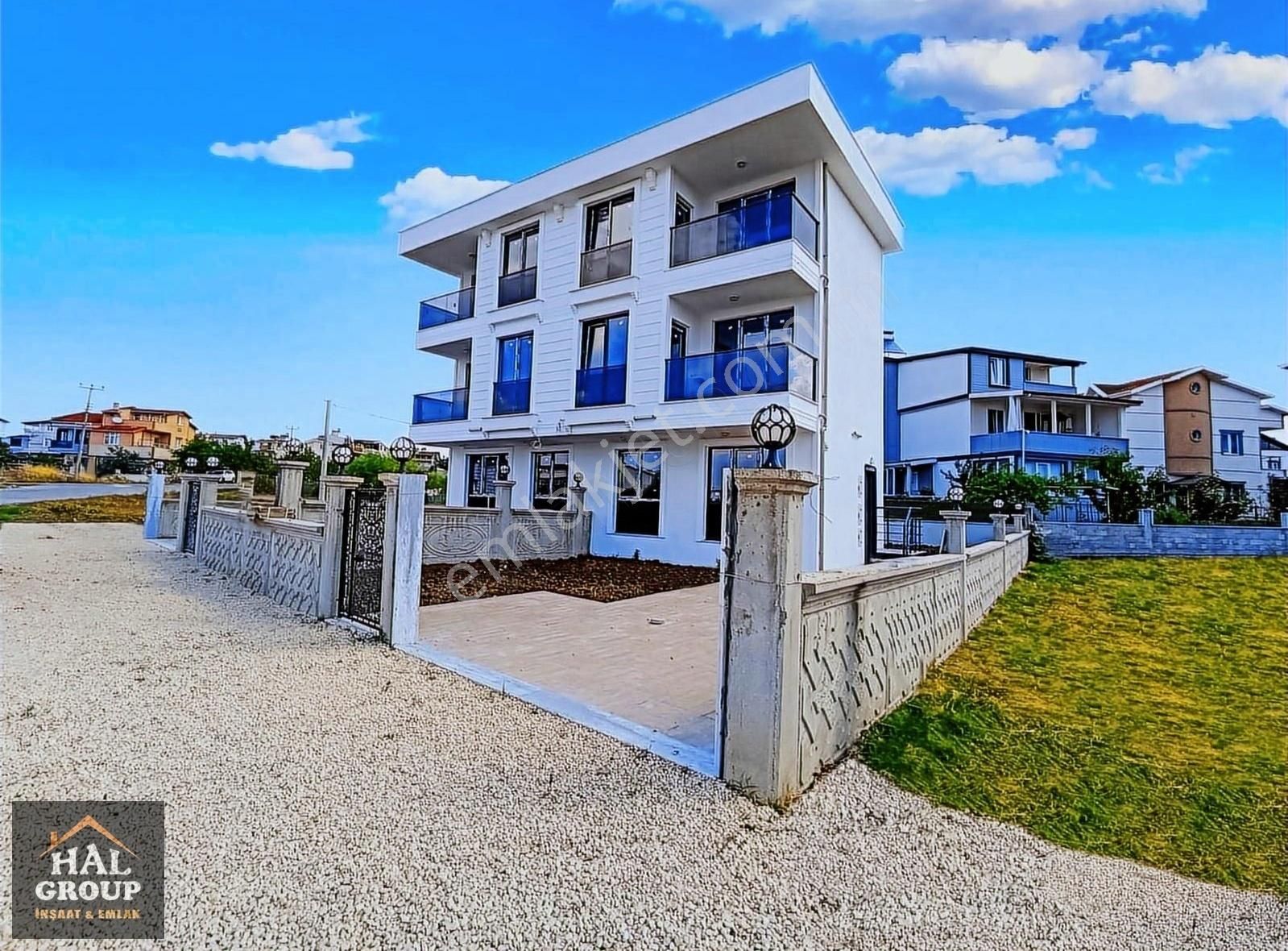 Marmaraereğlisi Yeniçiftlik Satılık Villa ╭╯HÂL GROUP╰╮Köşe Başı Güney Cephe Merkez Konumda Beyaz Saray