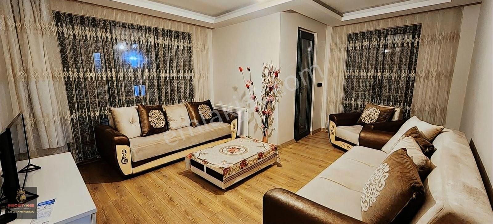 Çekmeköy Cumhuriyet Kiralık Daire Çekmeköy Taşdelen'de Cadde Üstü 2+1 Kiralık Daire