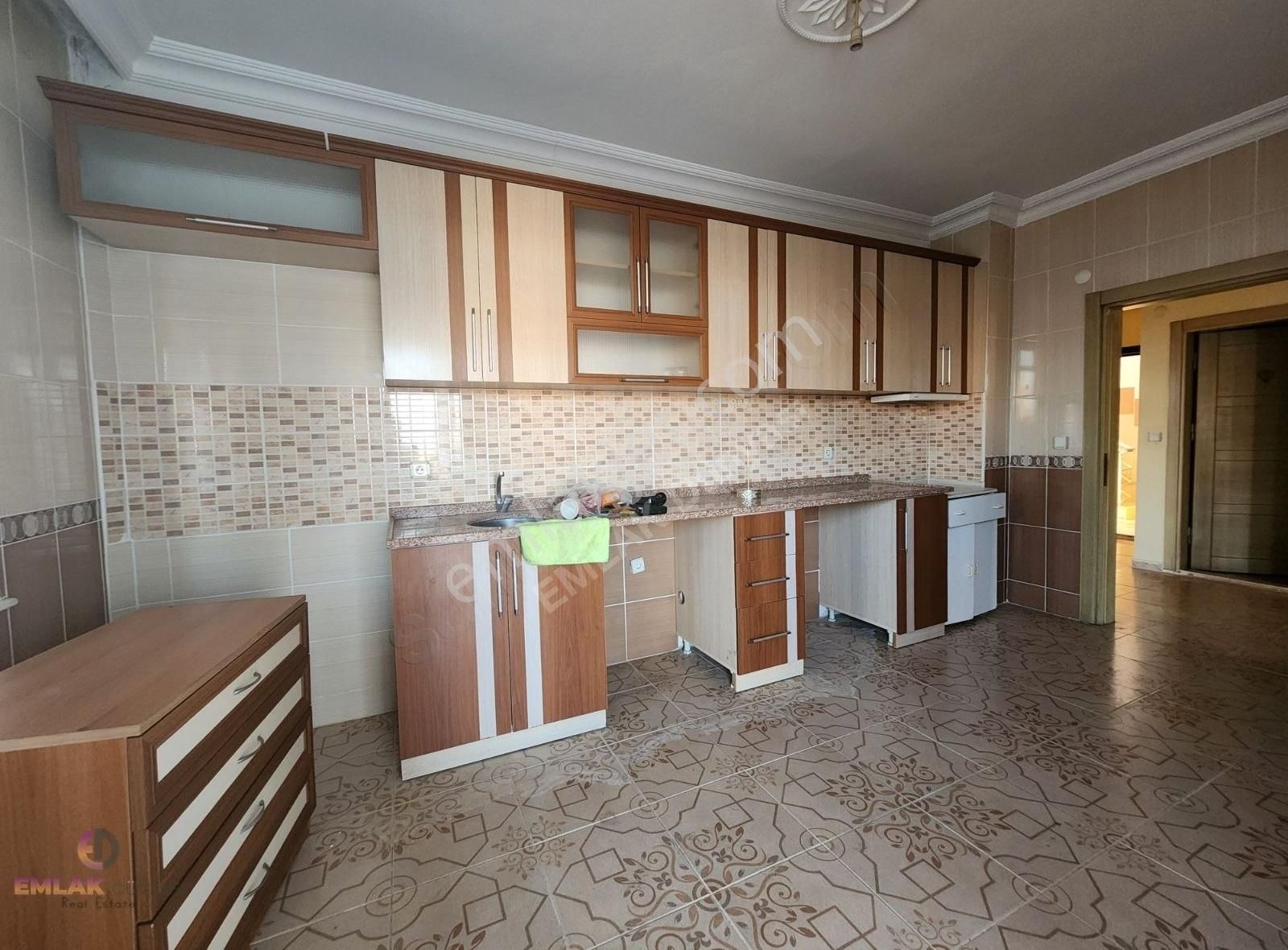 Kepez Varsak Karşıyaka Satılık Daire VARSAK KARŞIYAKA MARKET ÜSTÜ 3+1 ULAŞIMA YAKIN DAİRE