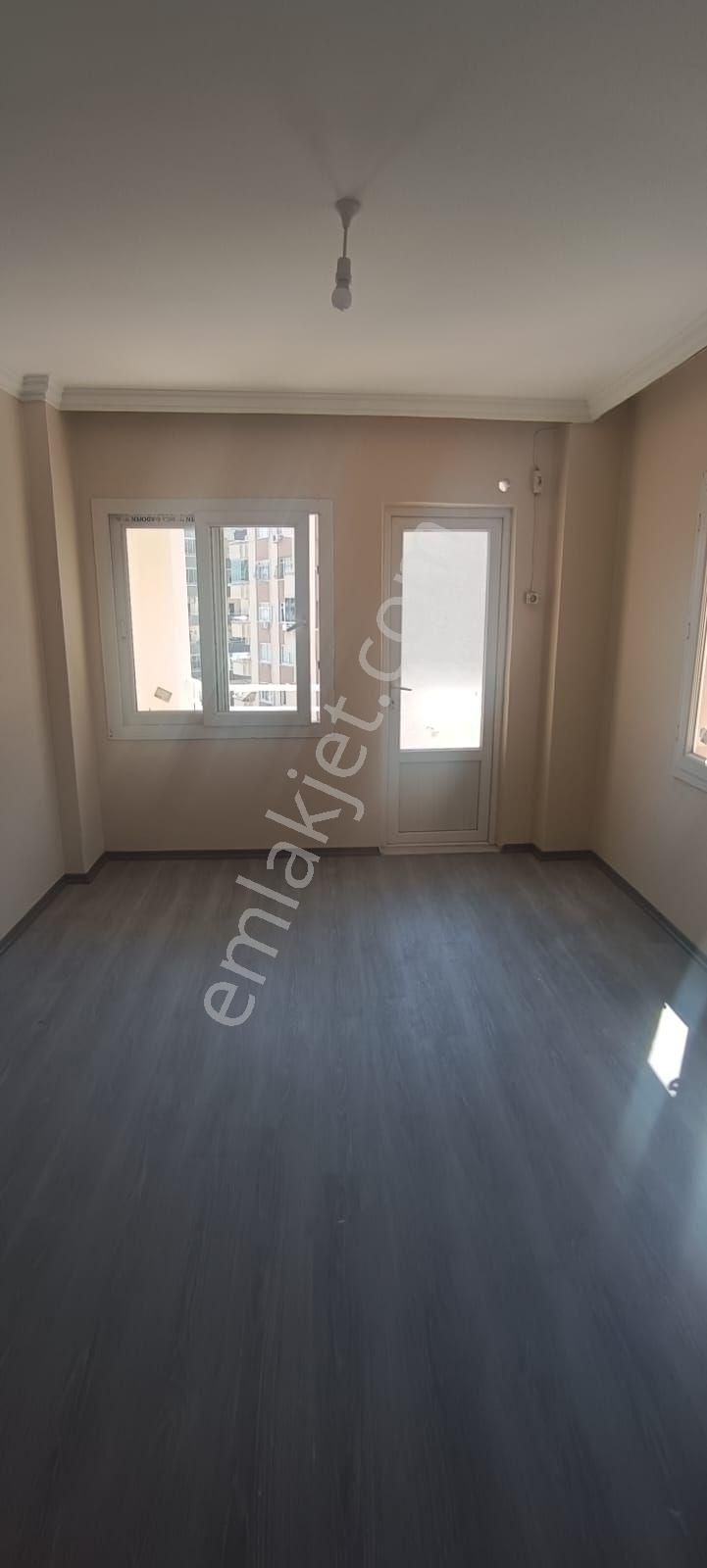 Tarsus Şehitmustafa Kiralık Daire Bizim Emlak'tan çarşı merkezde 3+1 kiralık daire