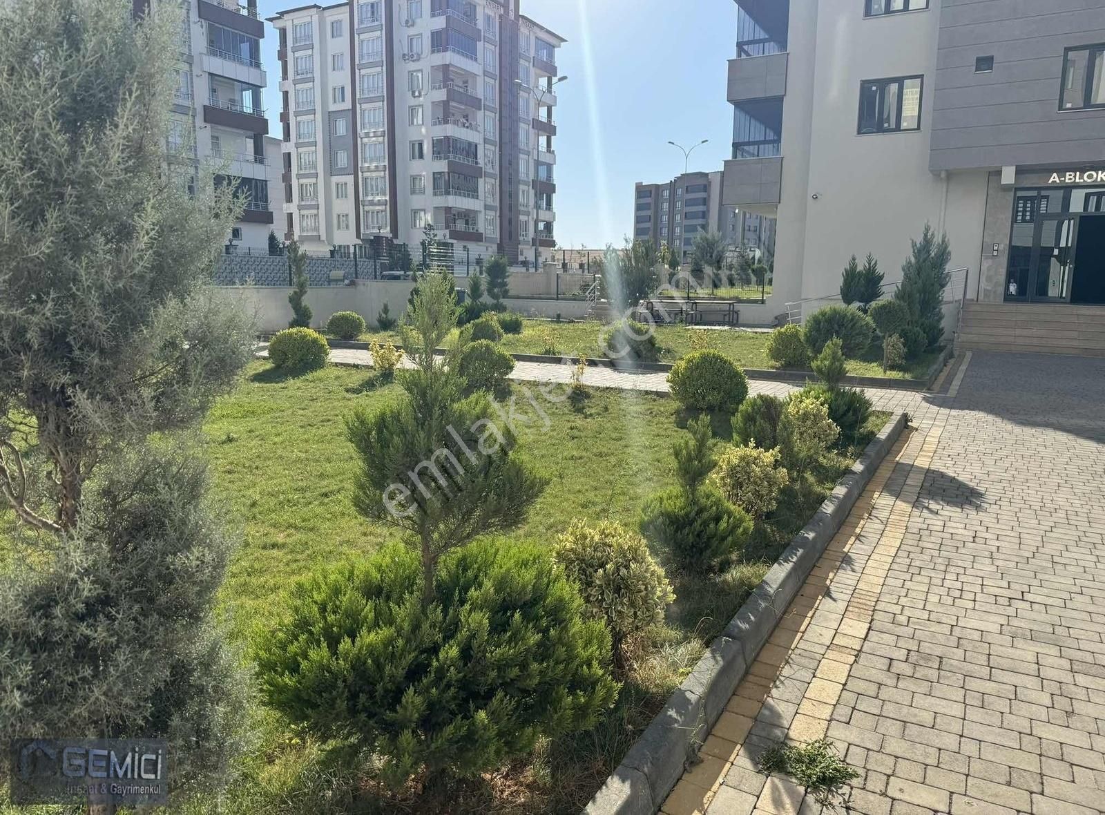 Şehitkamil Fıstıklık Kiralık Daire GEMİCİDEN ULTRA LÜKS PARK CEPHELİ..