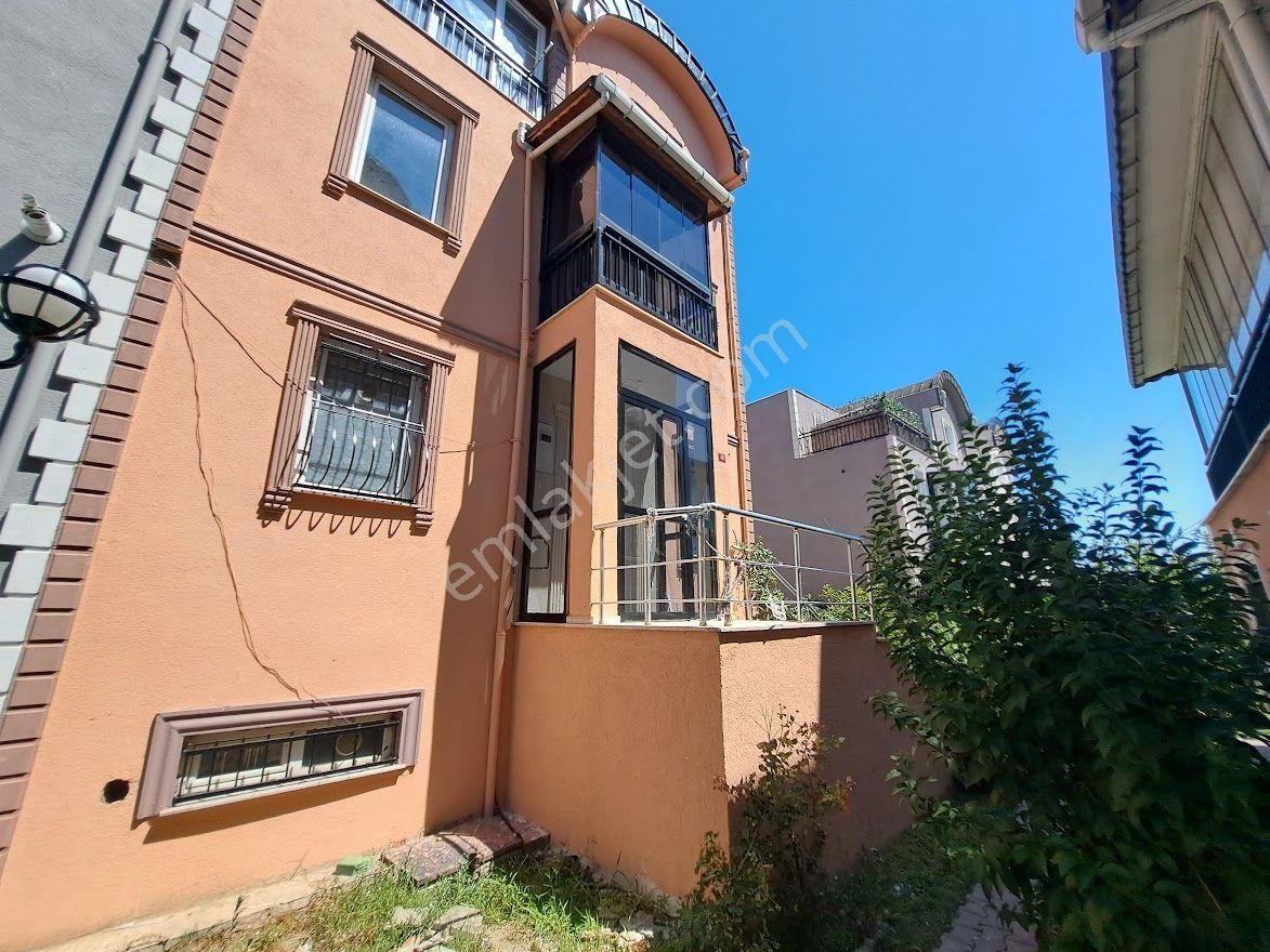 Başakşehir Bahçeşehir 2. Kısım Kiralık Villa  POLAT EMLAK'DAN ...CADDE ÜZERİ..İYİ KONUMDA..İŞ YERİNE UYGUN