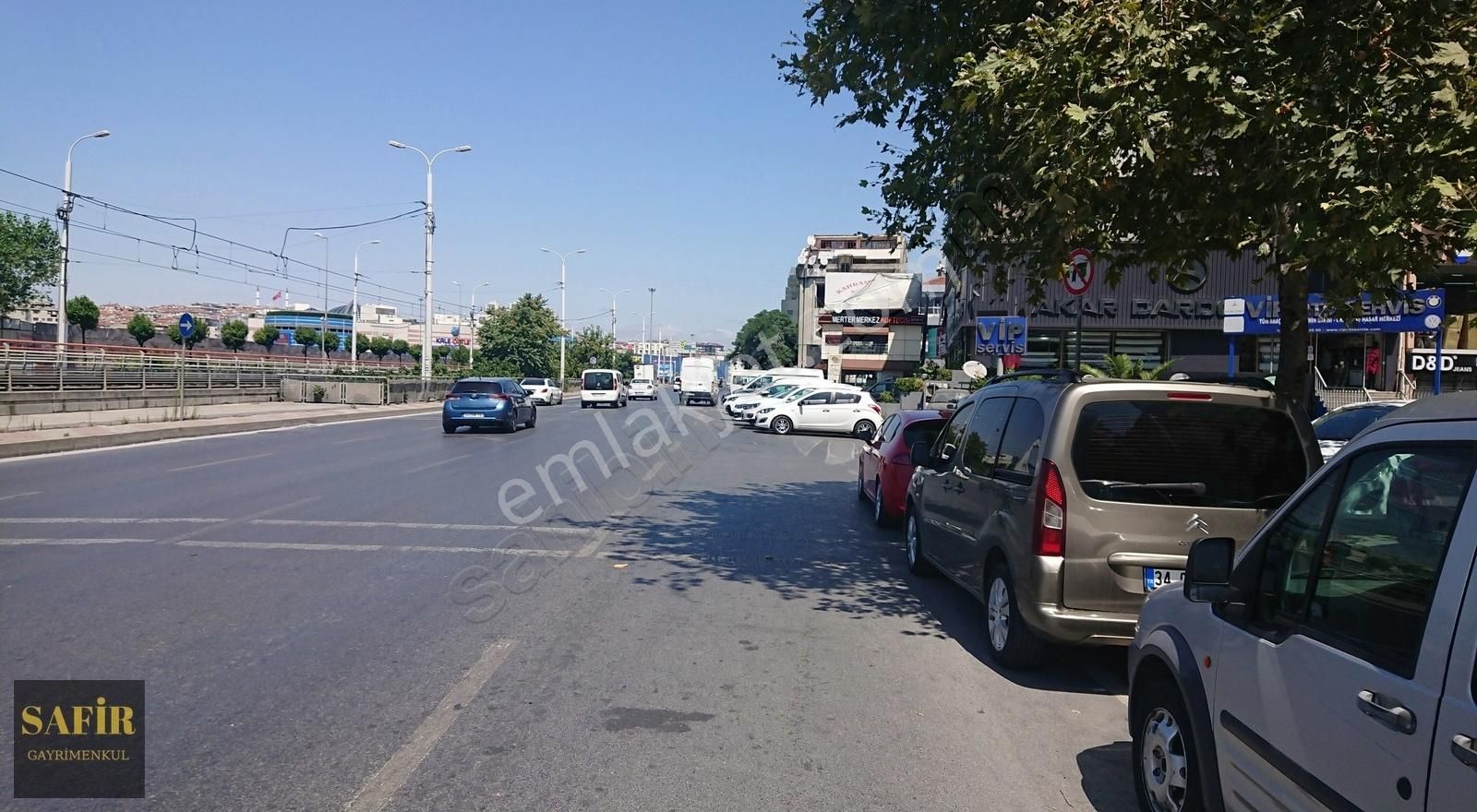 İstanbul Güngören Kiralık İşhanı Katı SAFİR BAKIRKÖY'DEN MERTER TRAMVAY YOLU ÜSTÜ BOZKIR HAN ÇATI KATI