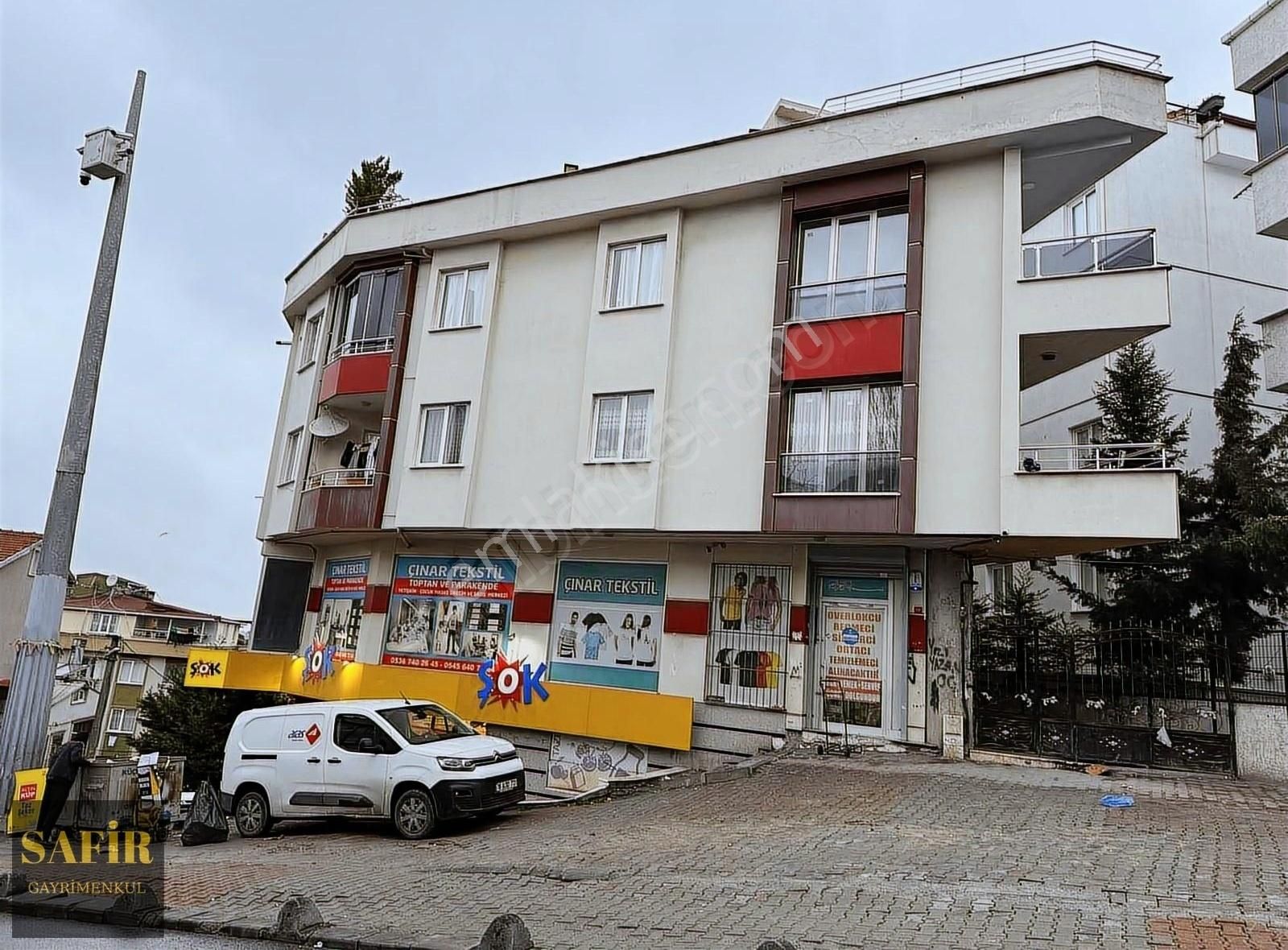 Küçükçekmece Kanarya Satılık Daire KANARYA ŞAHİN CADDESİNDE 170M2 3+2 SATILIK TERASLI DAİRE