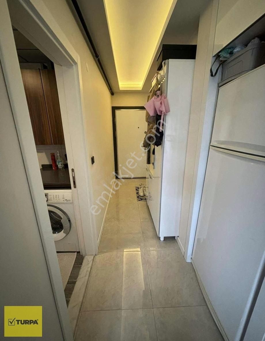 Balçova Eğitim Satılık Daire TURPA BALÇOVADAN METRO YAKINI ASANSÖRLÜ SATILIK 1+1 DAİRE