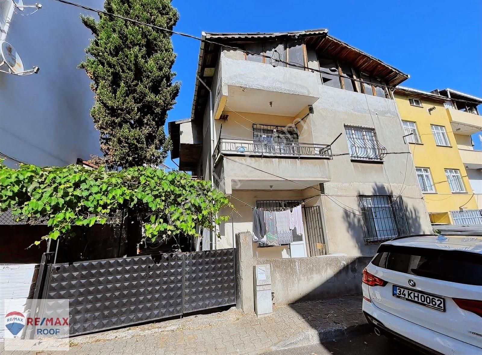 Kartal Cumhuriyet Satılık Daire Remax Kader' den Cumhuriyet Mah'de Satılık 103m2 Arsalı3+1 Daire