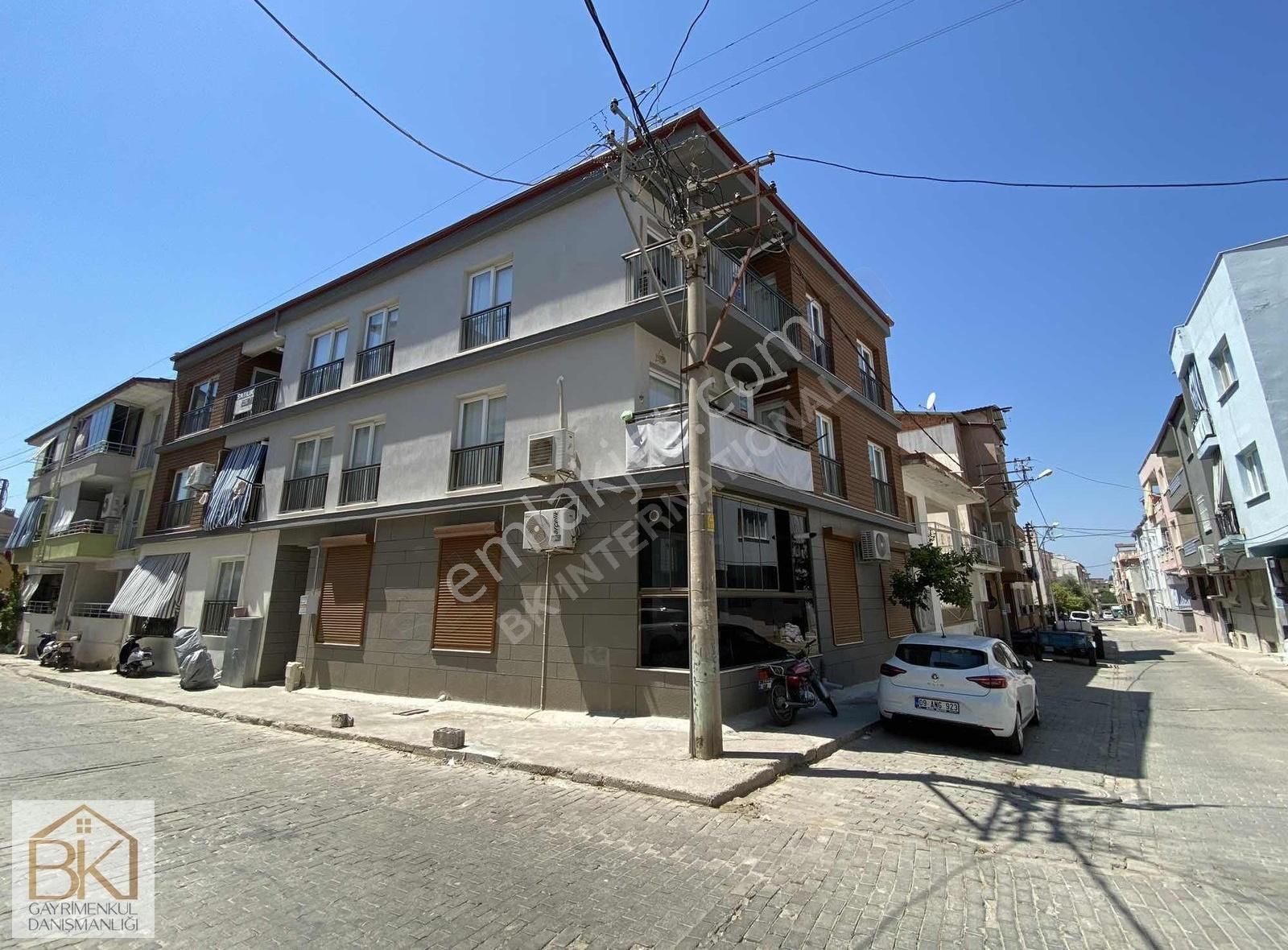 Selçuk 14 Mayıs Satılık Daire 14 MAYIS MAH. SATILIK 4+1 DOĞALGAZLI ÇATI DUBLEKS DAİRE