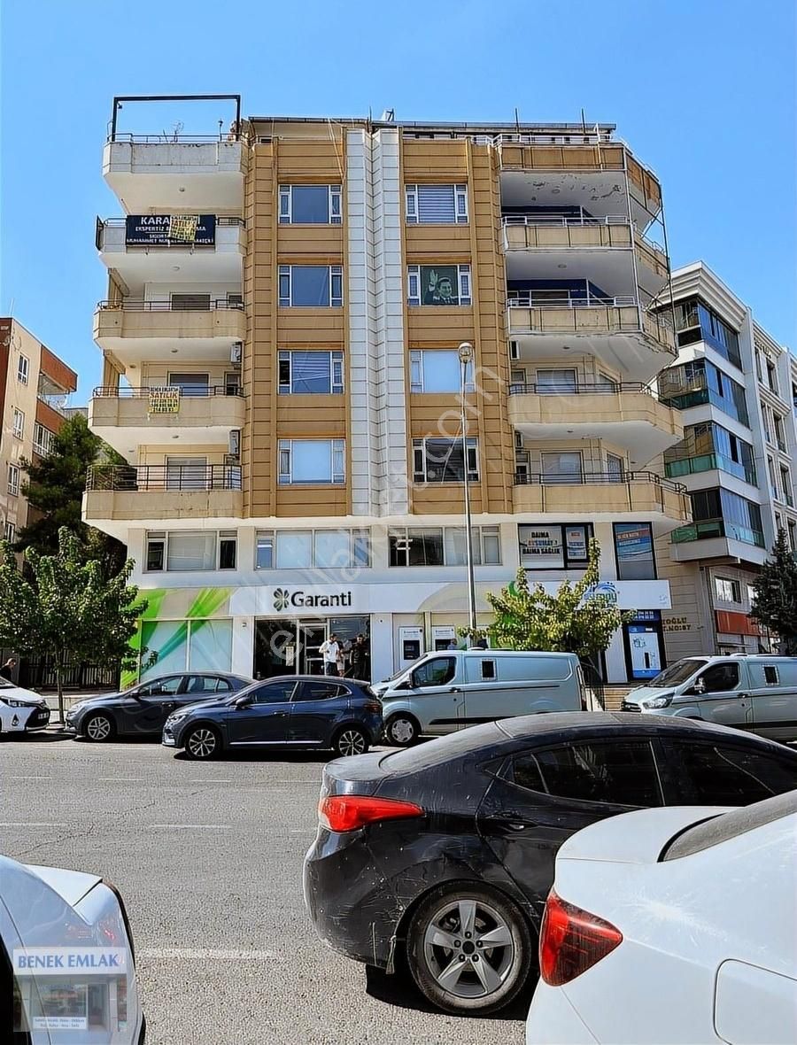 Haliliye Ulubatlı Satılık Daire BENEK EMLAK EMNİYET CADDESİ 3+1 SATILIK OFİS