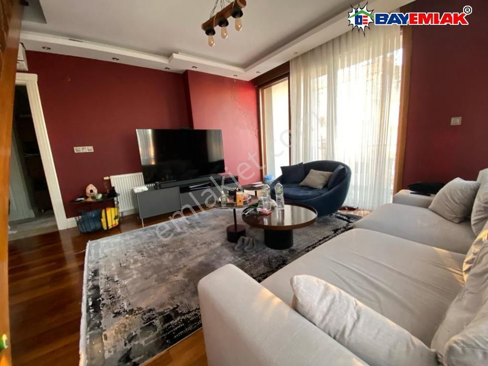 Kadıköy 19 Mayıs Satılık Daire  19 MAYIS MAHALLESİ BAYAR CADDESİ ÜZERİNDE SATILIK DUBLEKS DAİRE