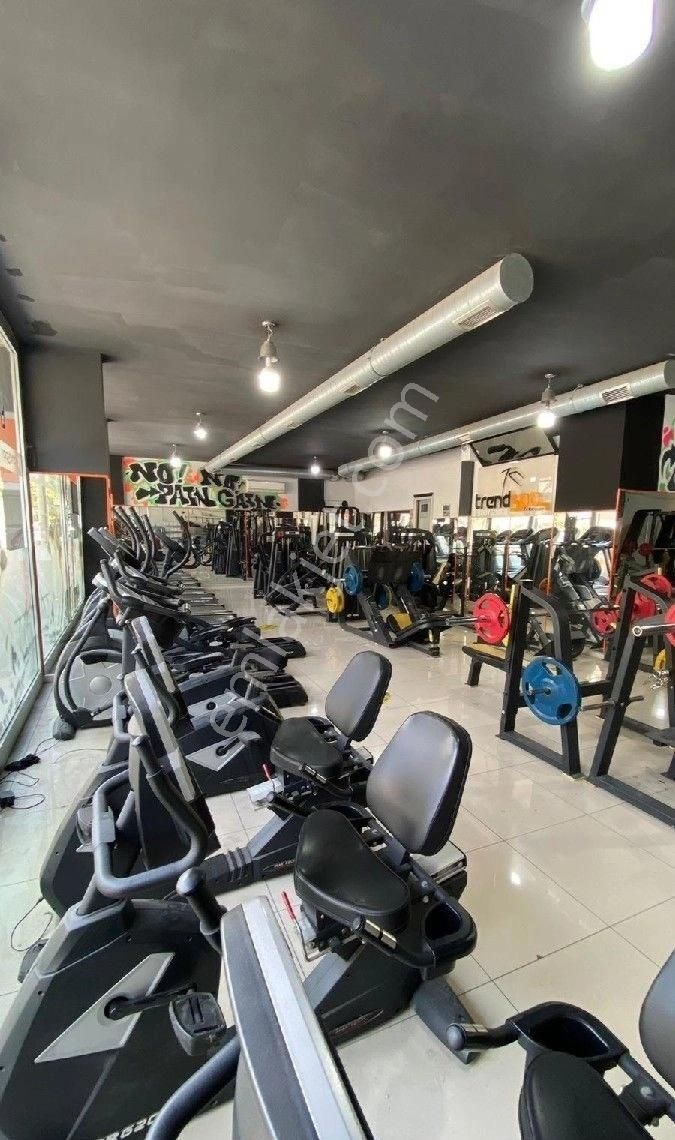 Bornova Yeşilova Kiralık Dükkan & Mağaza Devren Kiralık Ve Satılık Spor Salonu.