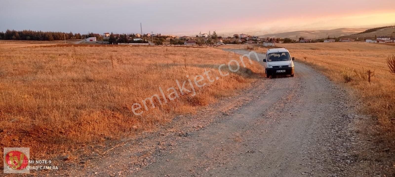 Tepebaşı Çamlıca Satılık Tarla SULUKARAAGAC MAHALLESINE BITISIK 2250 MW TARLA