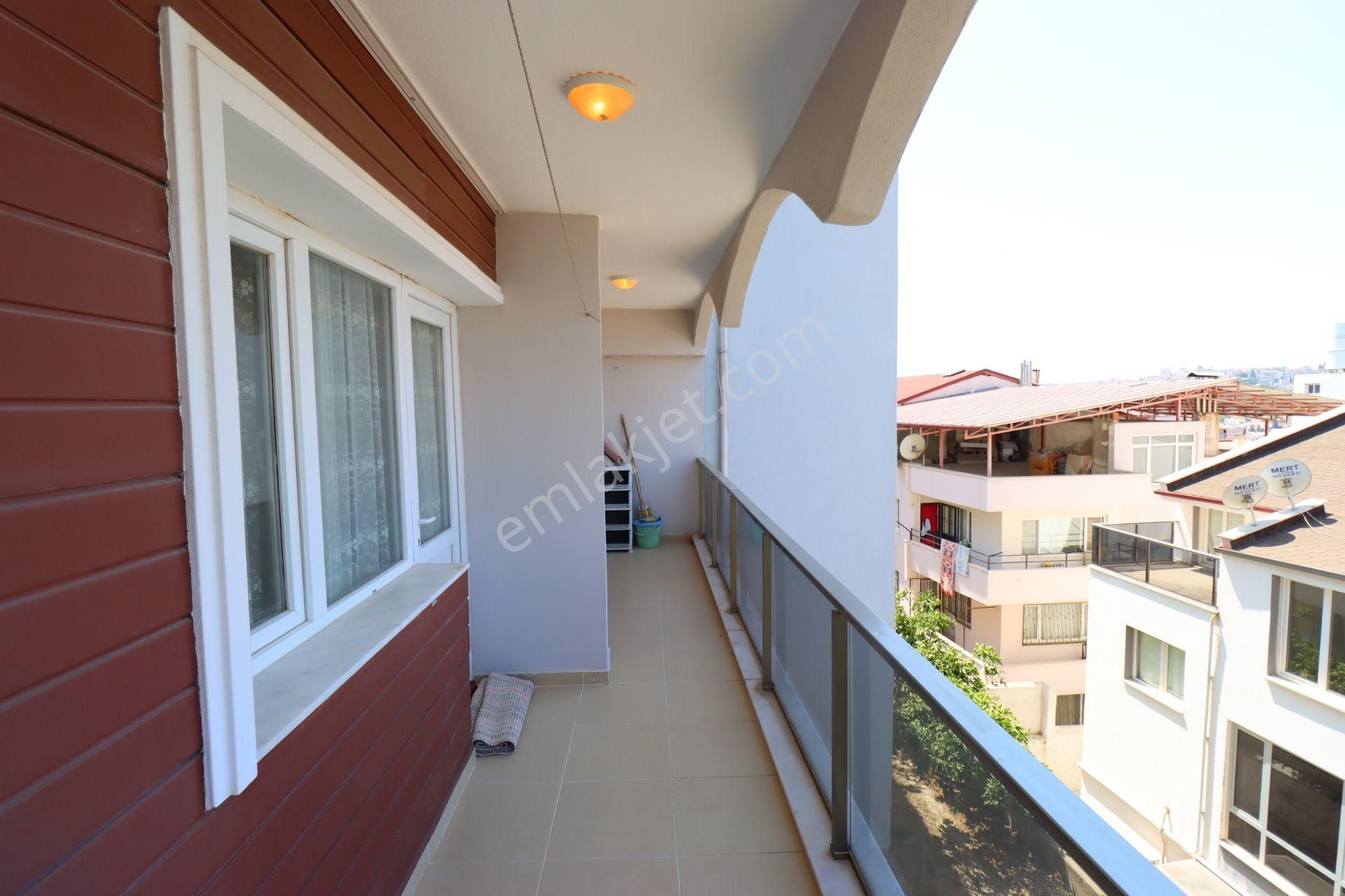 Kuşadası Türkmen Satılık Daire Merkeze yakın 2+1 eşyalı daire