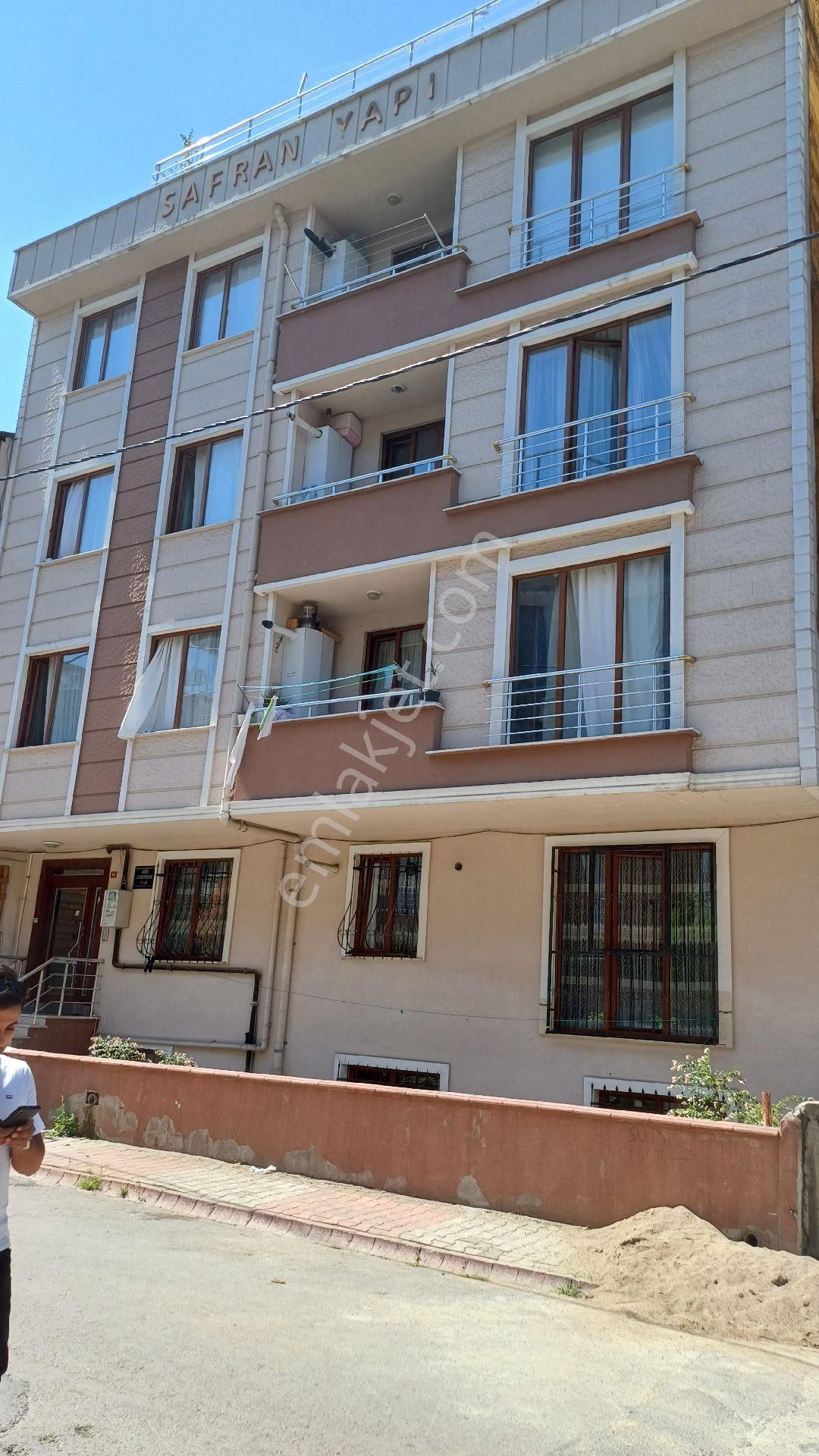 Sancaktepe Sarıgazi Kiralık Daire KİRALIK 2+1 ARA KAT DAİRE METROYA 10 DAKİKA YÜRÜME MESAFESİNDE FERİHA ÖZHASTANESİ YANI NET 110M2