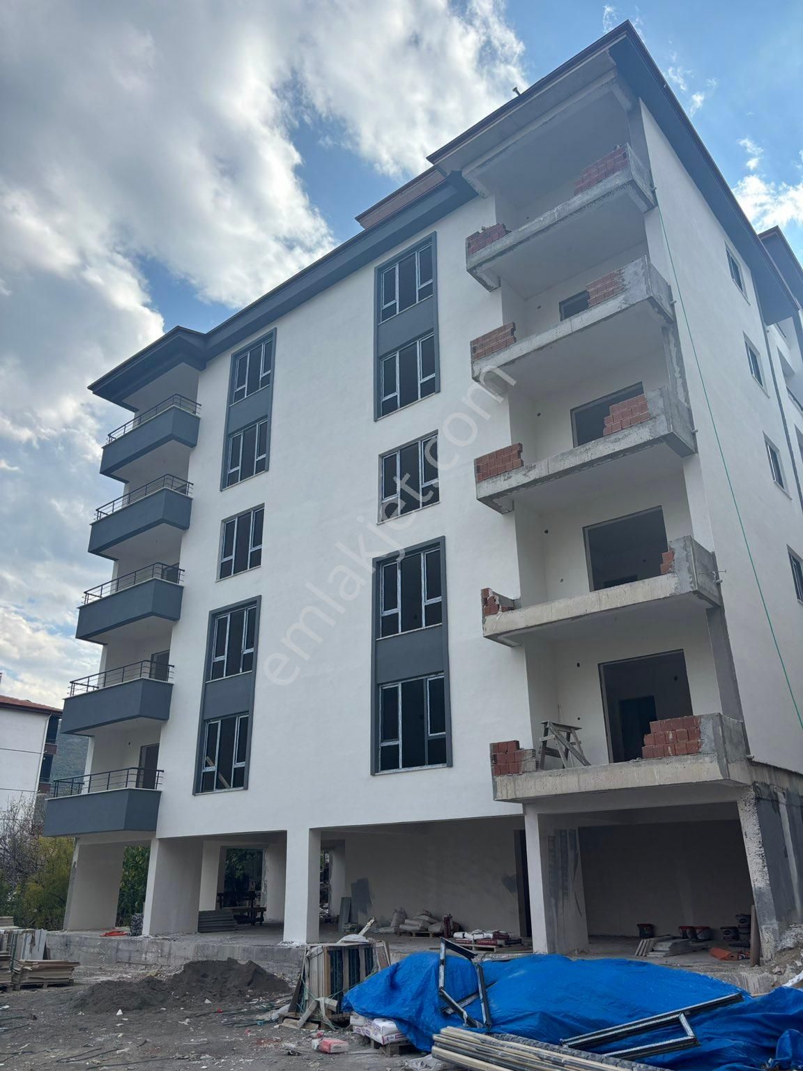 Amasya Merkez Şeyhcui Satılık Daire AMASYA ŞEYHCUİ MAHALLESİ FATİH OKULU YANI SATILIK SIFIR 2+1 DAİRE