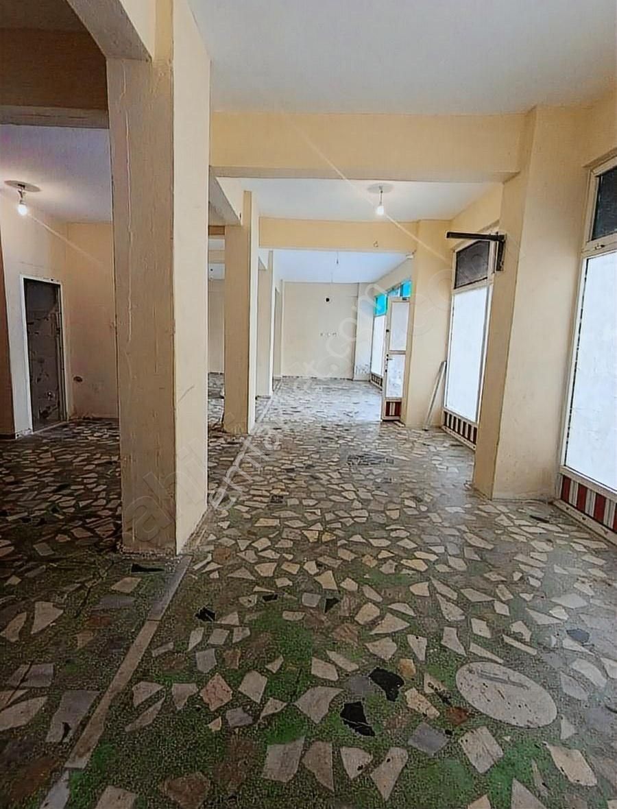 Sultangazi Zübeyde Hanım Kiralık Atölye MİR EMLÂK VE İNŞAATTAN KİRALIK 150 M2 DÜZ AYAK DÜKKAN