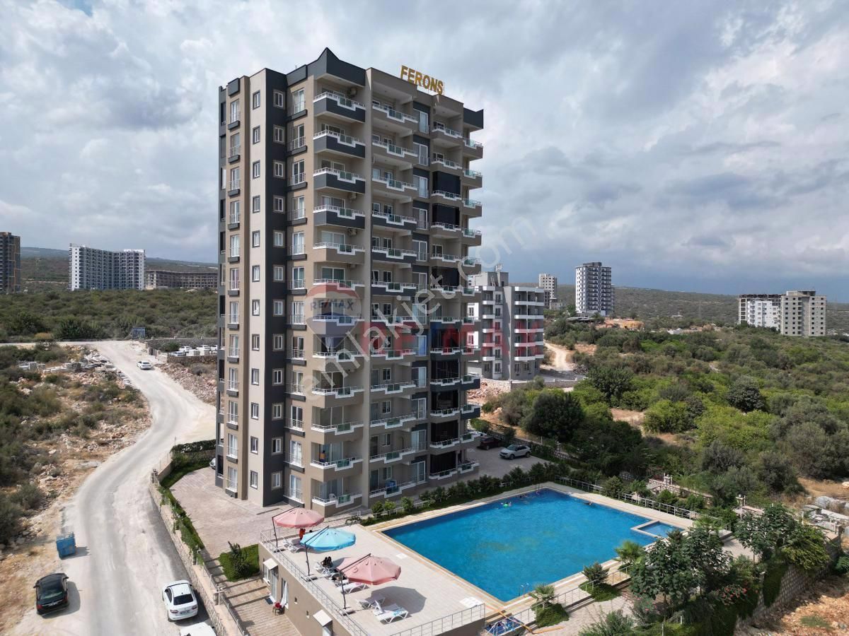 Erdemli Ayaş Satılık Daire REMAX TROPİK'TEN FERONS GREEN BLUE SİTESİNDE SATILIK EŞYALI 2+1 DAİRE