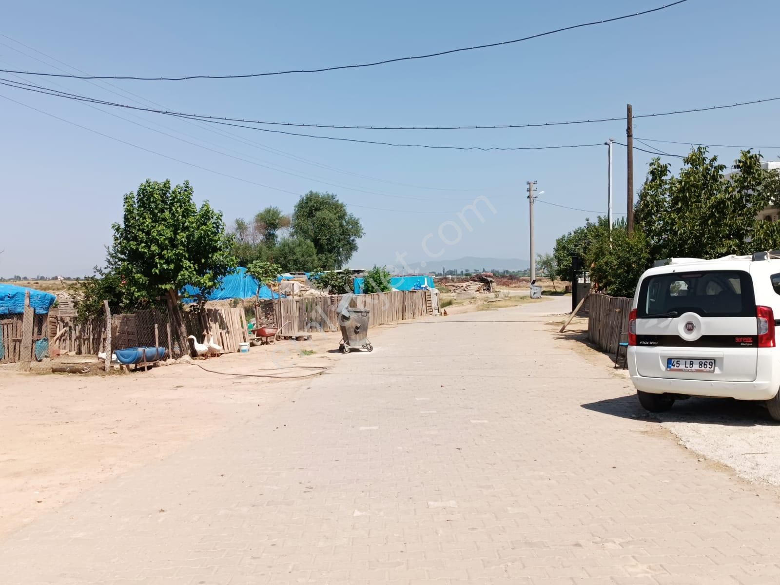 Salihli Durasıllı Satılık Konut İmarlı Durasıllı Mahallesinde Şehir Hastanesi Yakını Satılık Arsa