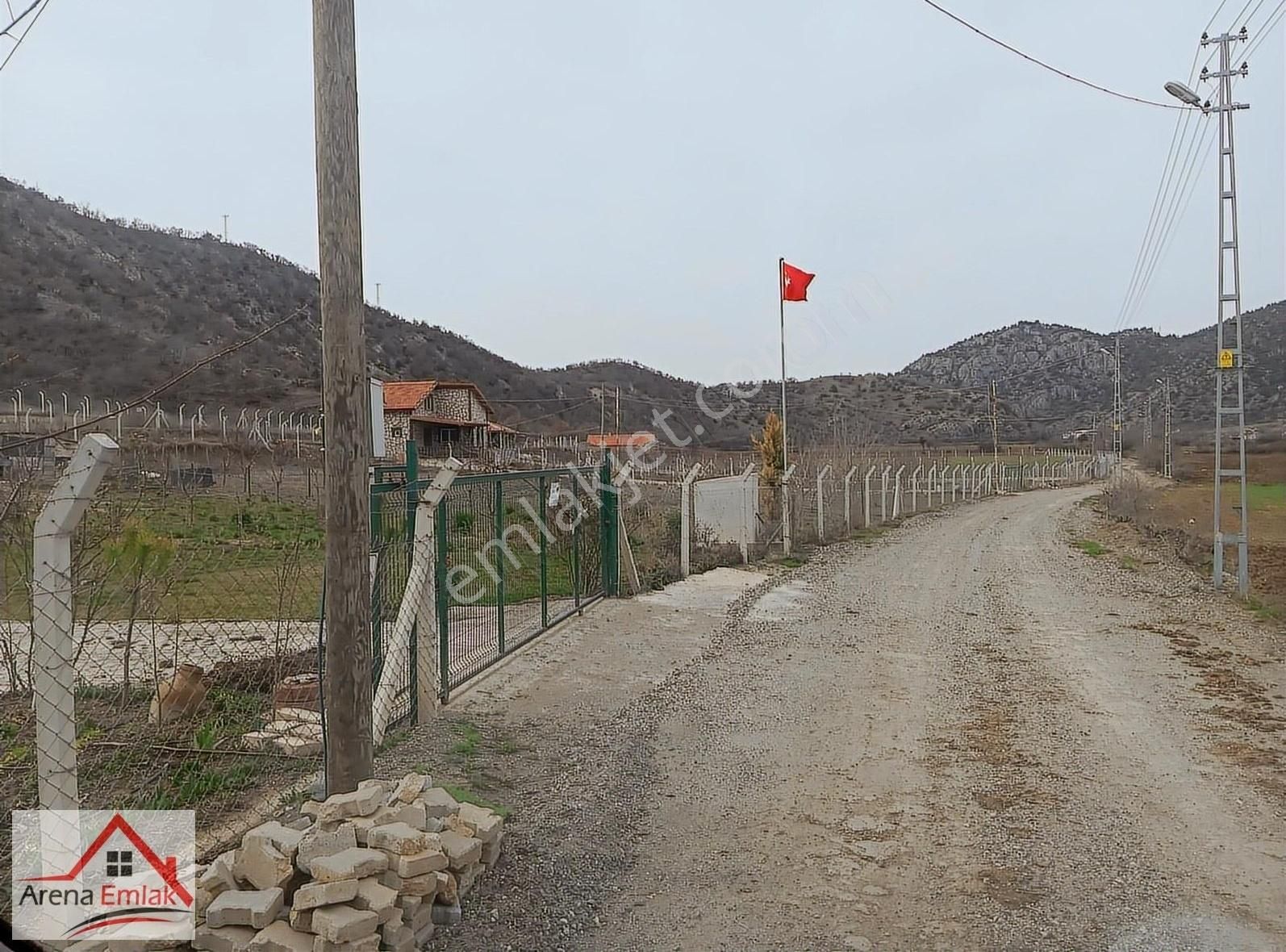 Turhal Gazi Osman Paşa Satılık Çiftlik Evi ARENA EMLAK'TAN ŞEHİR MERKEZİNE YAKIN 12 DÖNÜM ÇİFTİK EVİ