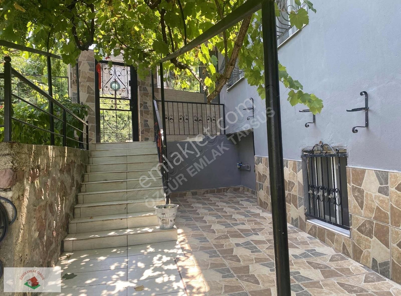 Çamlıyayla Darıpınarı Satılık Villa Satılık villa 2 bölüm iki aile yaşayabilir