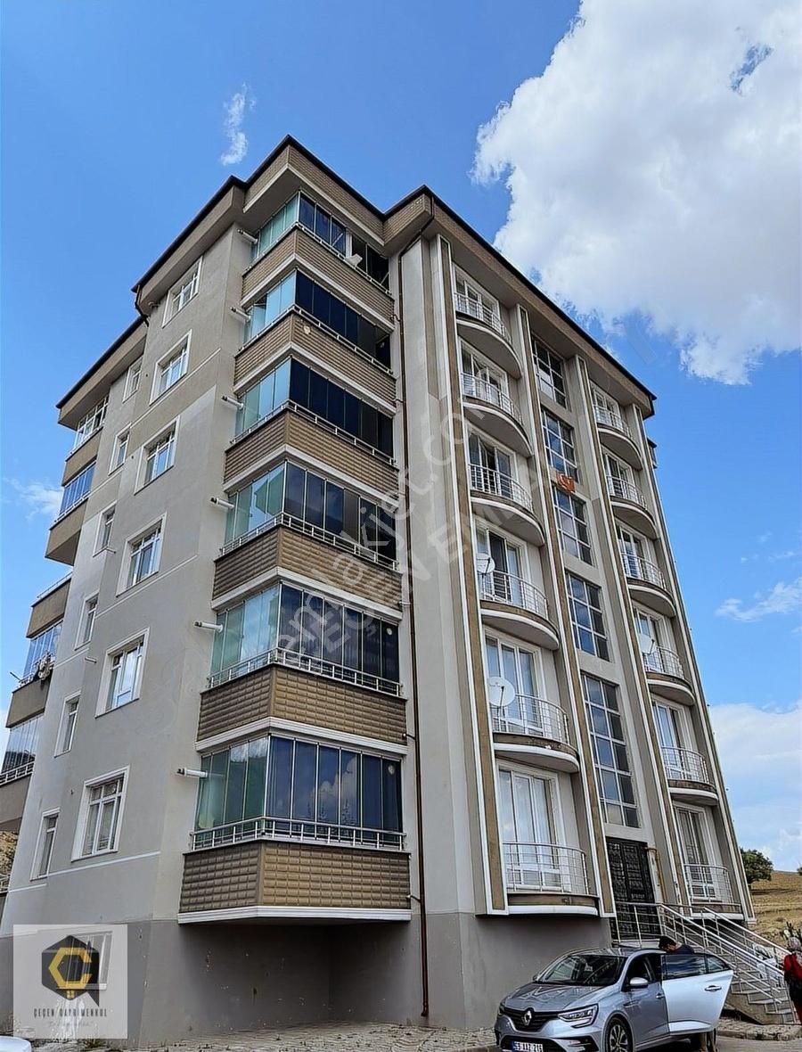 Bayburt Merkez Şingah Satılık Daire ÖZSELÇUKLU SİTESİNDE ARA KAT 145 M2 3+1 SATILIK SIFIR DAİRE