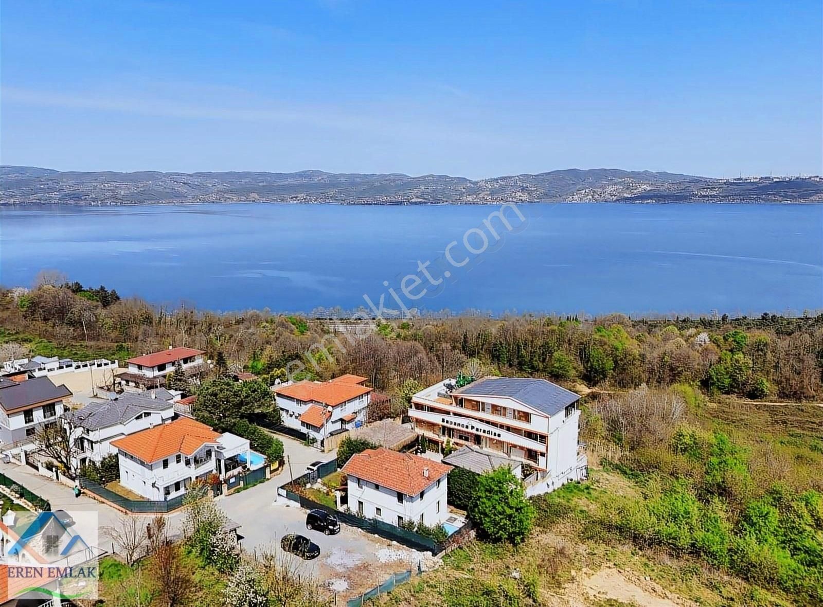 Sapanca Göl Satılık Villa Sapanca 3+1 göl manzaralı müstakil sıcak havuzlu satılık villa