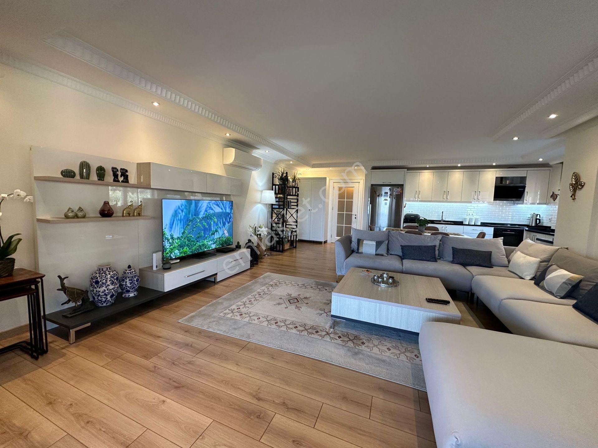 Alanya Tepe 3+1 400m2 Eşyalı,site İçinde,lüks Eşyalı,merkeze Yakın,havuzlu,sessiz Site İçinde Özel - Görsel 3