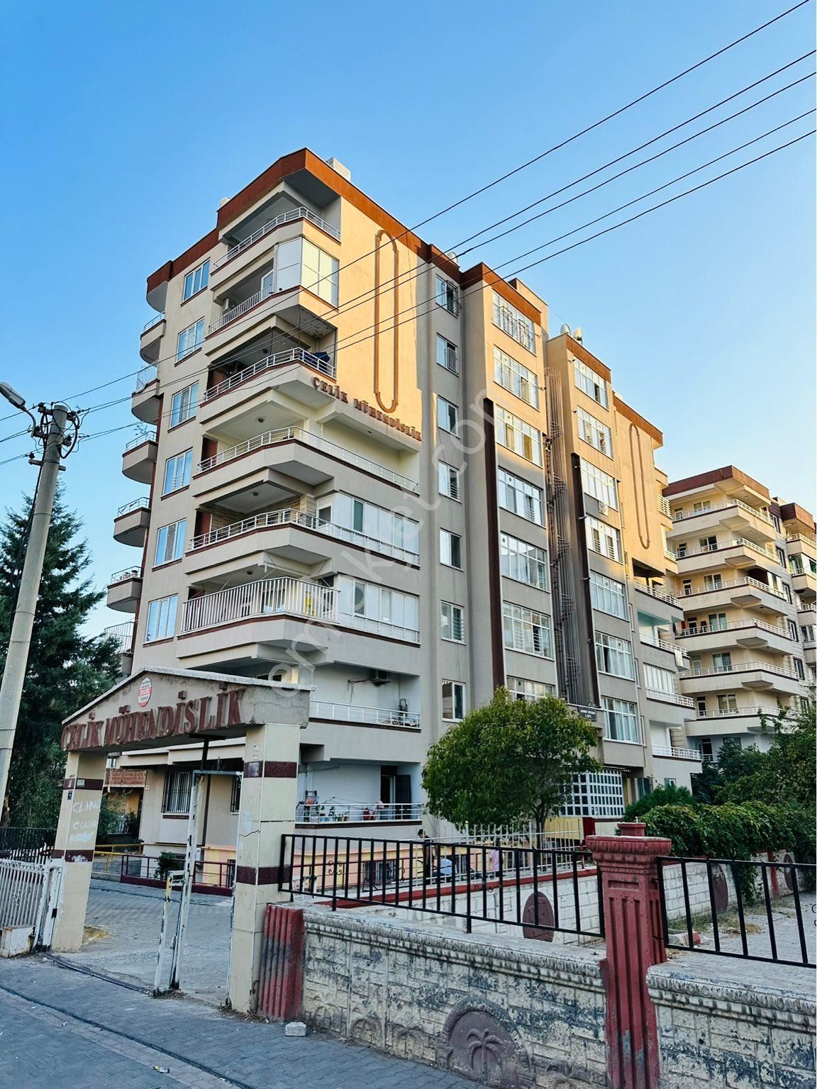 Haliliye Karsıyaka Satılık Daire HAS BİRLİK EMLAKTAN ACİL SATILIK 4+1 ARA KAT UYGUN DAİRE