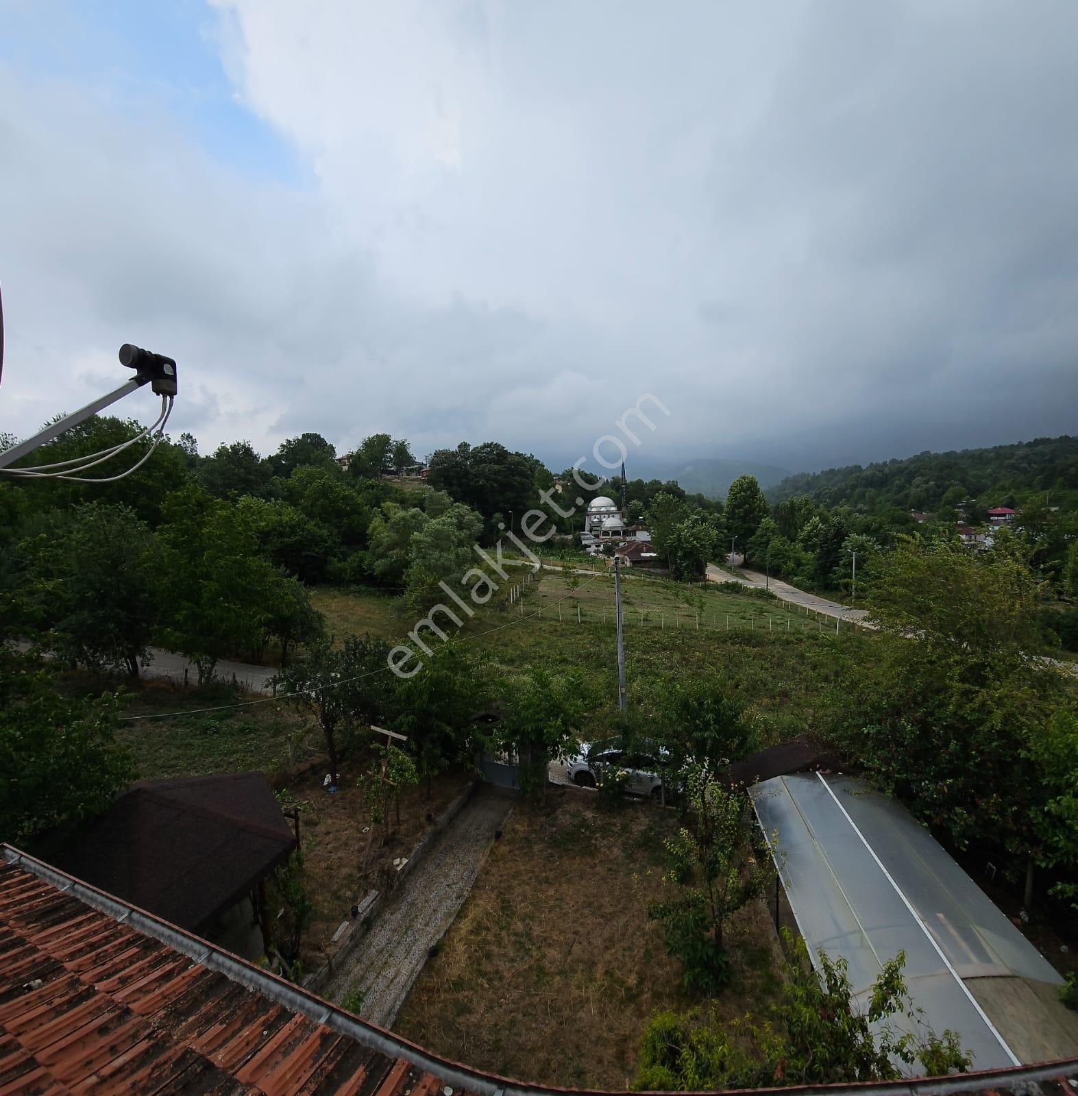 İnegöl Hamamlı Satılık Villa  HACIKARA MAHALLESİNDE SATILIK TRİBLEKS VİLLA ( AKBAŞLAR EMLAK )