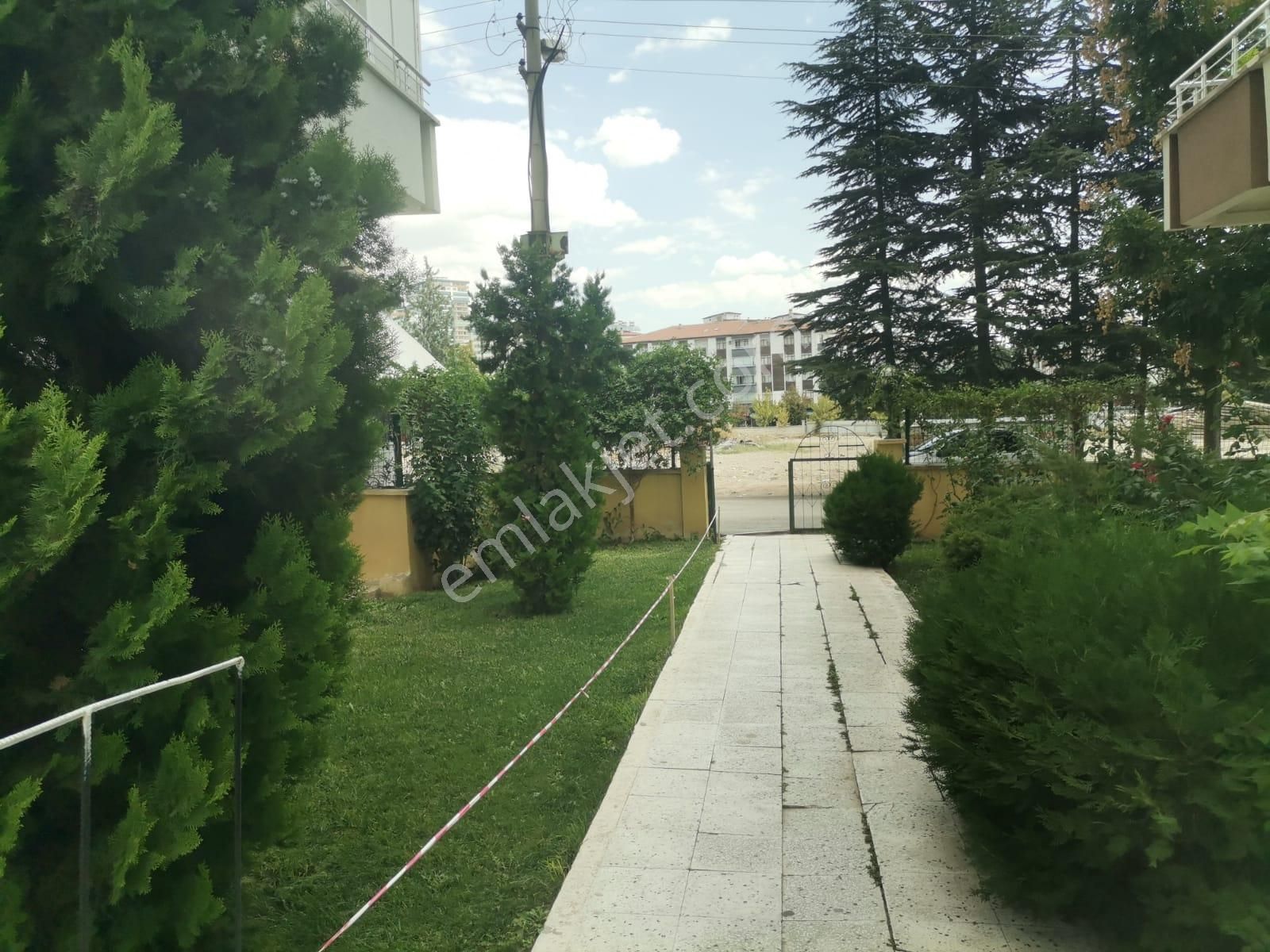 Elazığ Merkez Sürsürü Kiralık Daire  KİNG HOUSE KURUMSALDAN BELEDİYE KARŞISI ARA KAT DAİRE