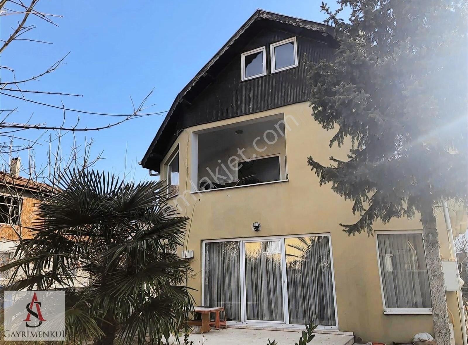 Sapanca Güldibi Satılık Villa SAPANCA GÜLDİBİ MEVKİİN DE SATILIK MÜSTAKİL VİLLA