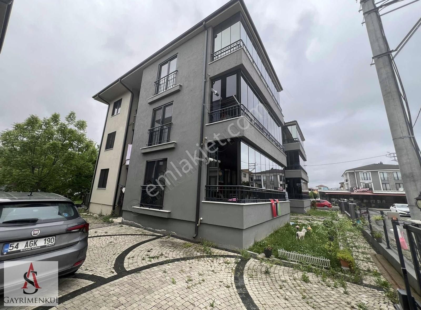 Arifiye Arifbey Satılık Daire SAKARYA ARİFİYE MEVKİİ SATILIK 3+1 130M2 GİRİŞ KAT DAİRE