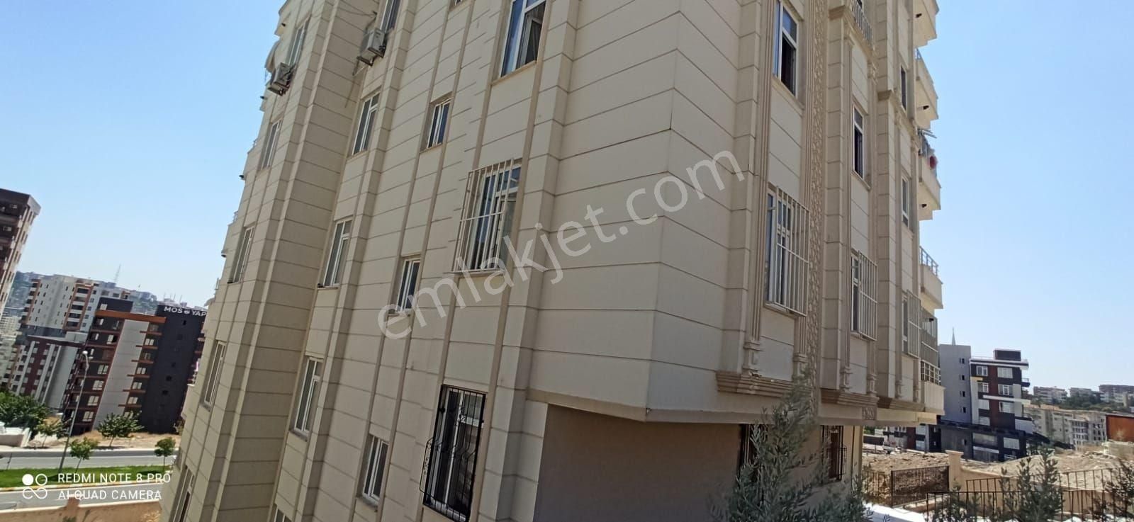 Karaköprü Akpıyar Satılık Daire FUAR ALANI  CİVARINDA 1+1 GENİŞ LÜKS SATILIK  DAİRE